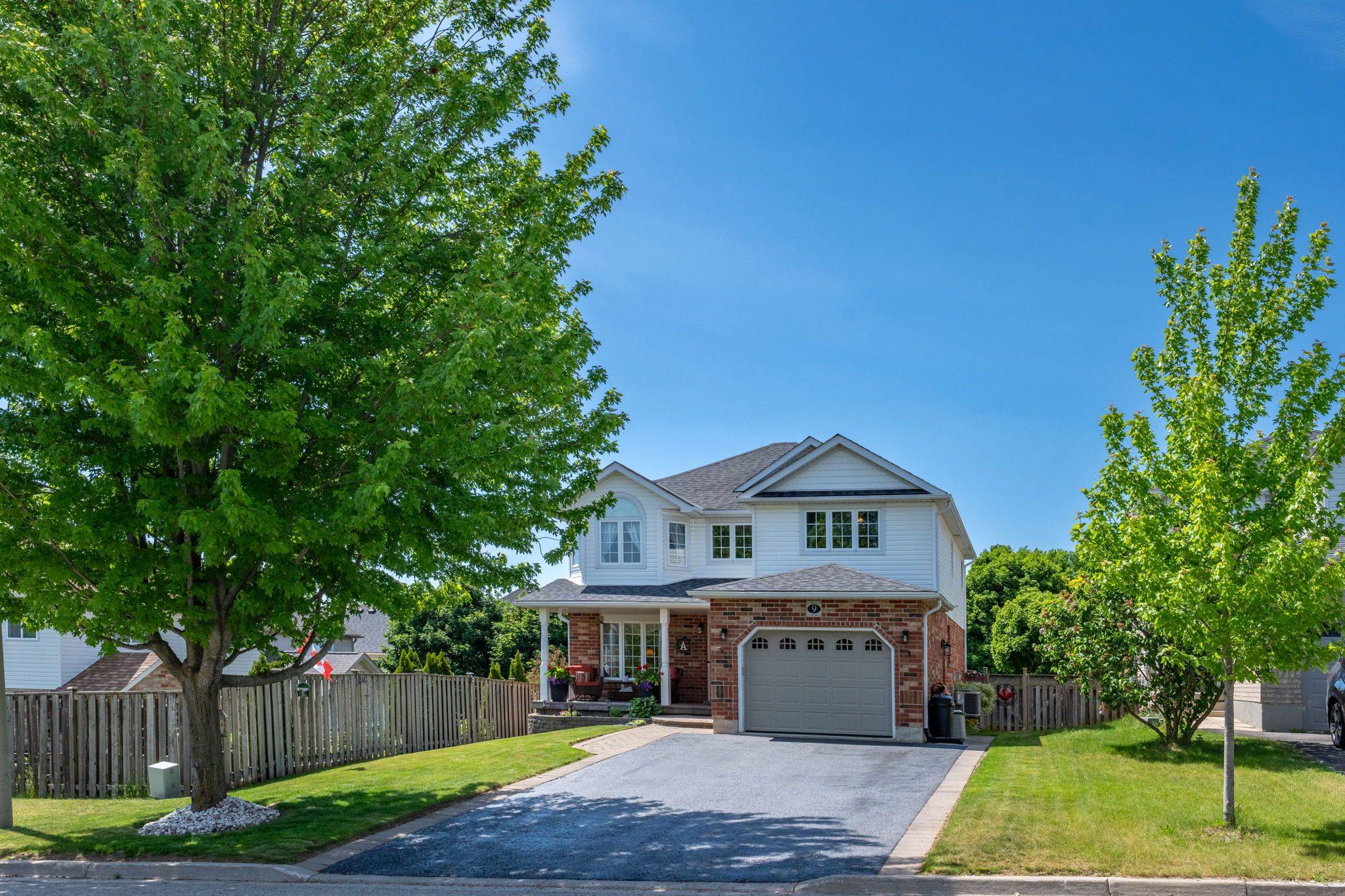 9 Kenney ST, Halton Hills, ON L7J 3B2