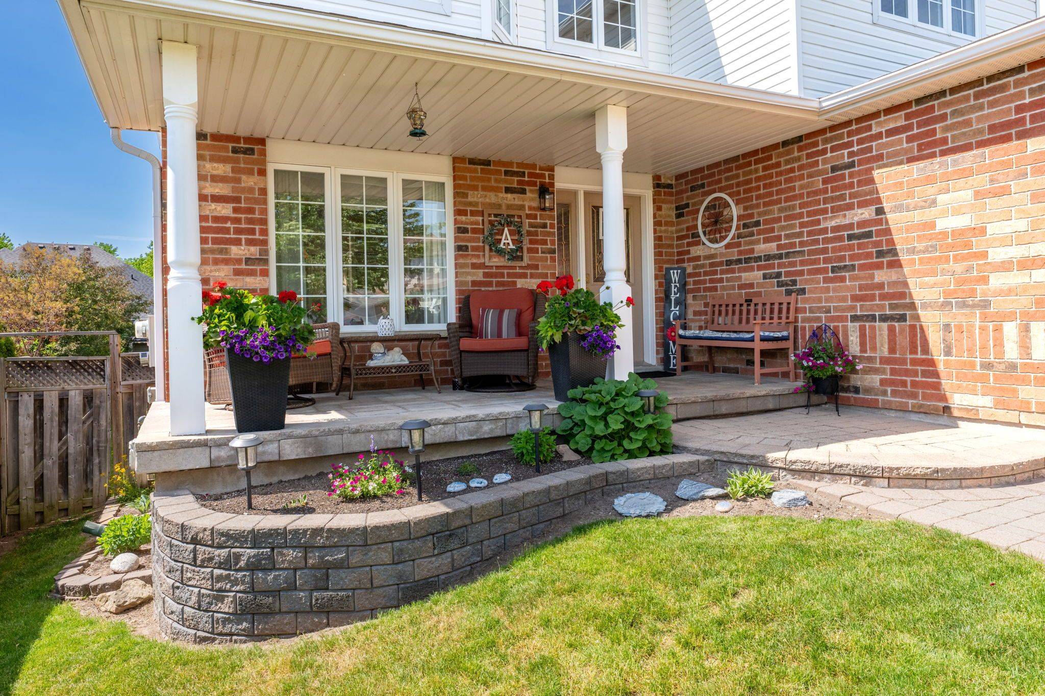 9 Kenney ST, Halton Hills, ON L7J 3B2