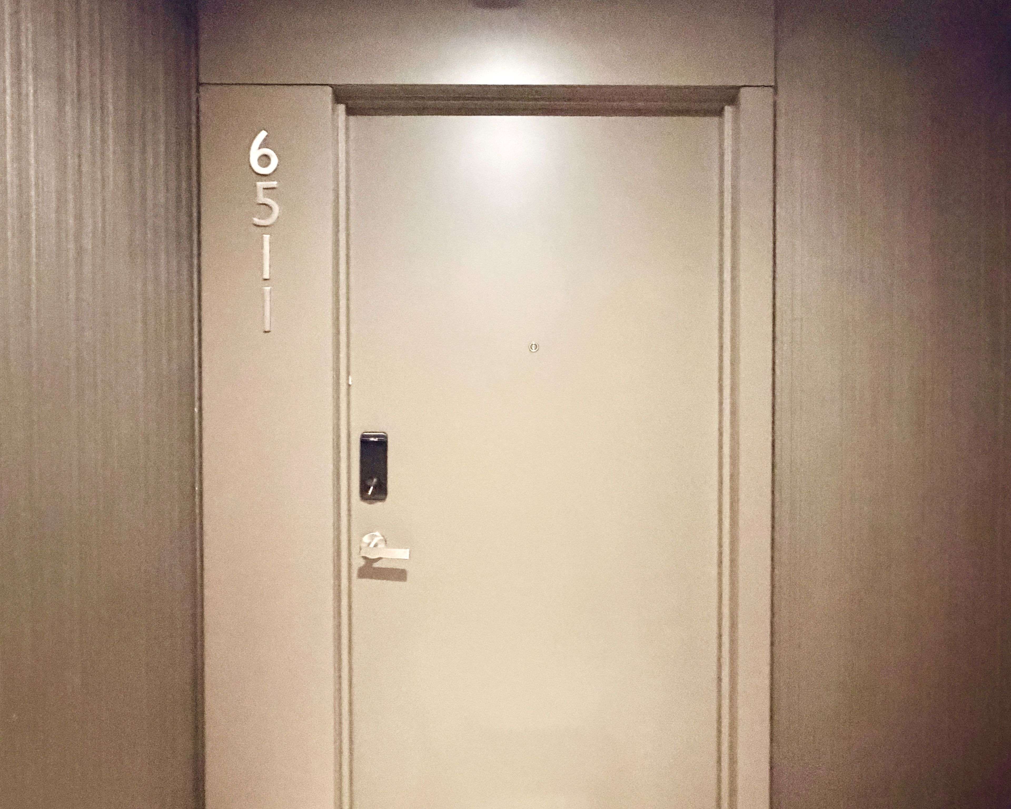 448 Burnhamthorpe RD #6511, Mississauga, ON L5B 0R4