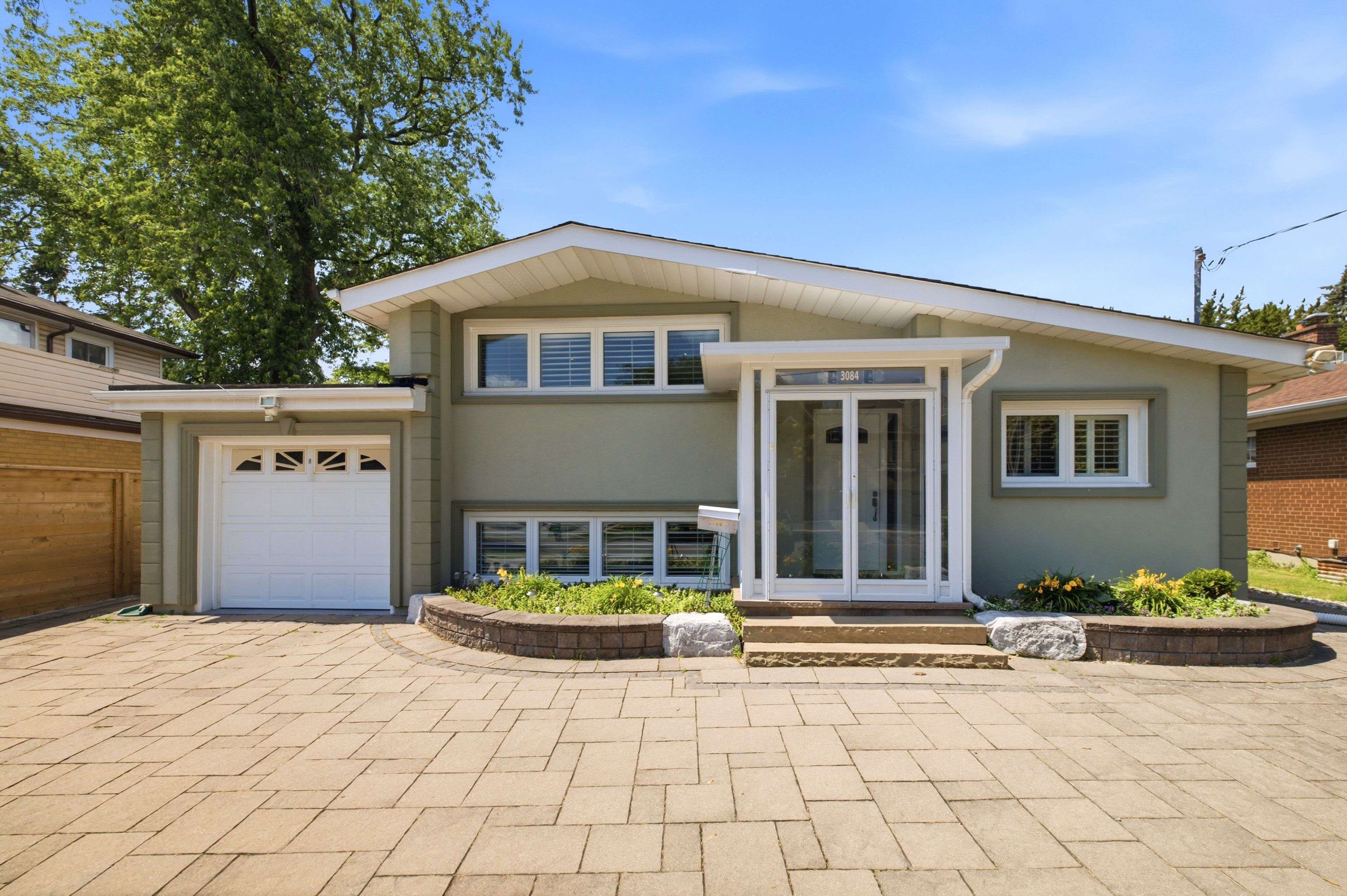 3084 Constitution BLVD, Mississauga, ON L4Y 2Z2