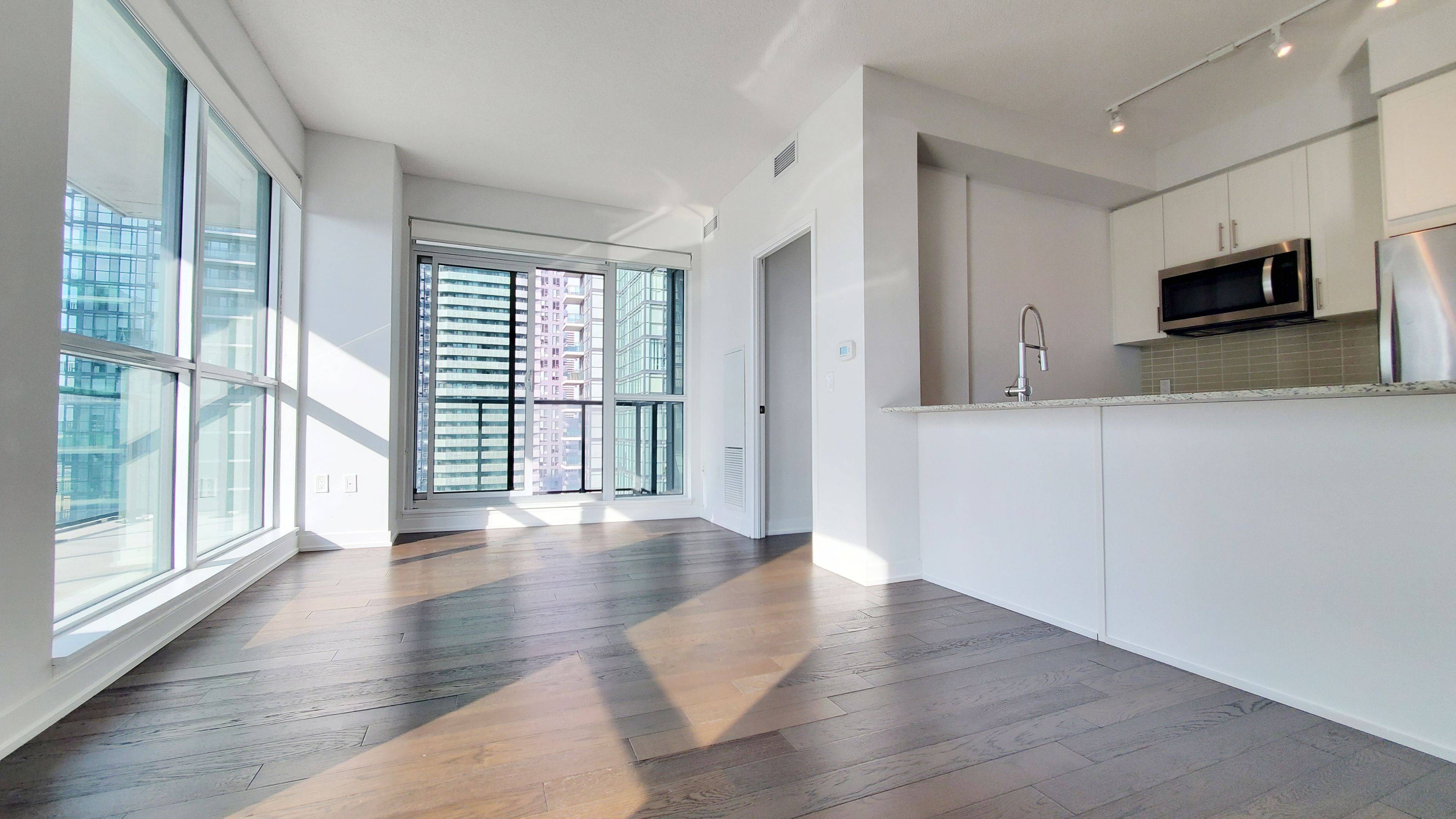 4055 Parkside Village DR #2015, Mississauga, ON L5B 0K8