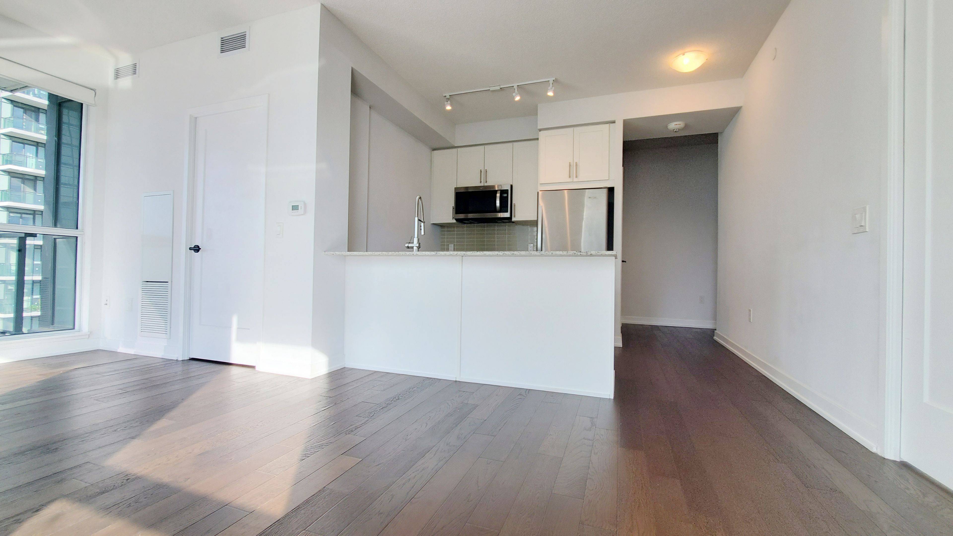 4055 Parkside Village DR #2015, Mississauga, ON L5B 0K8
