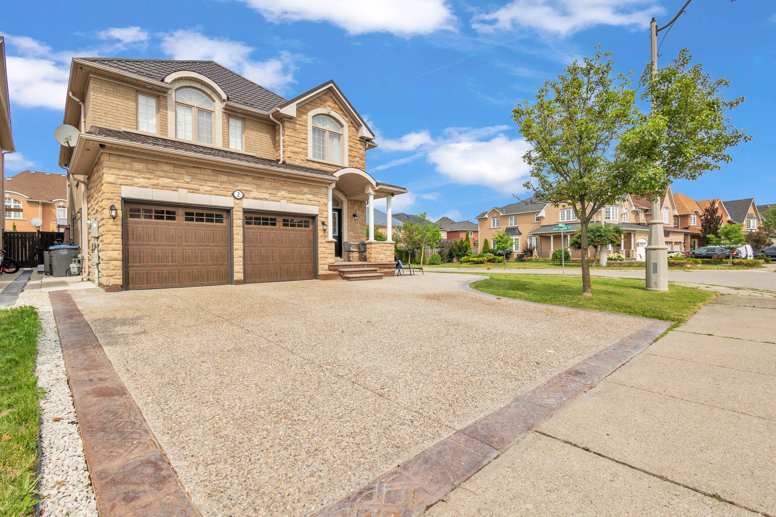 2 Janetville ST, Brampton, ON L6P 2A3