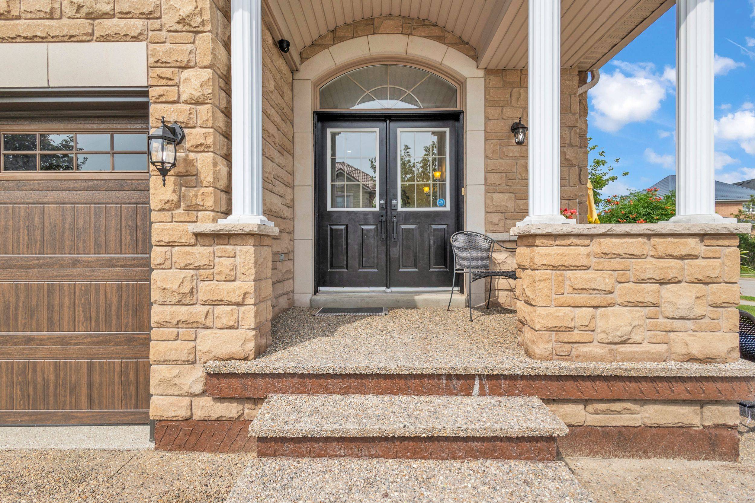 2 Janetville ST, Brampton, ON L6P 2A3