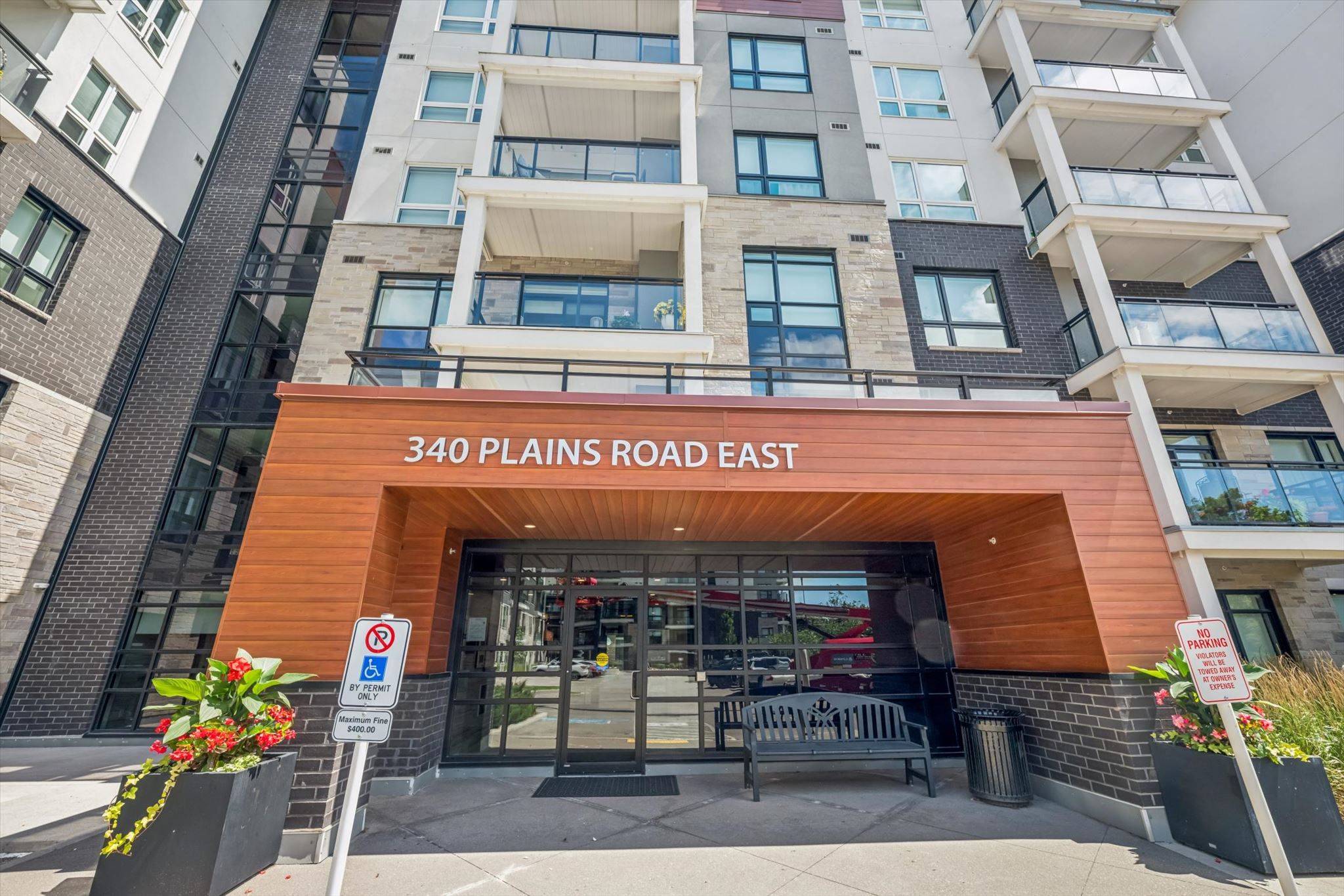 340 plains RD E, Burlington, ON L7T 0C2
