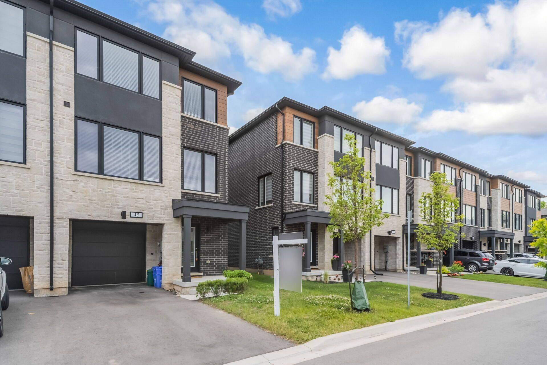 45 Humberstone DR, Halton Hills, ON L7G 0P5
