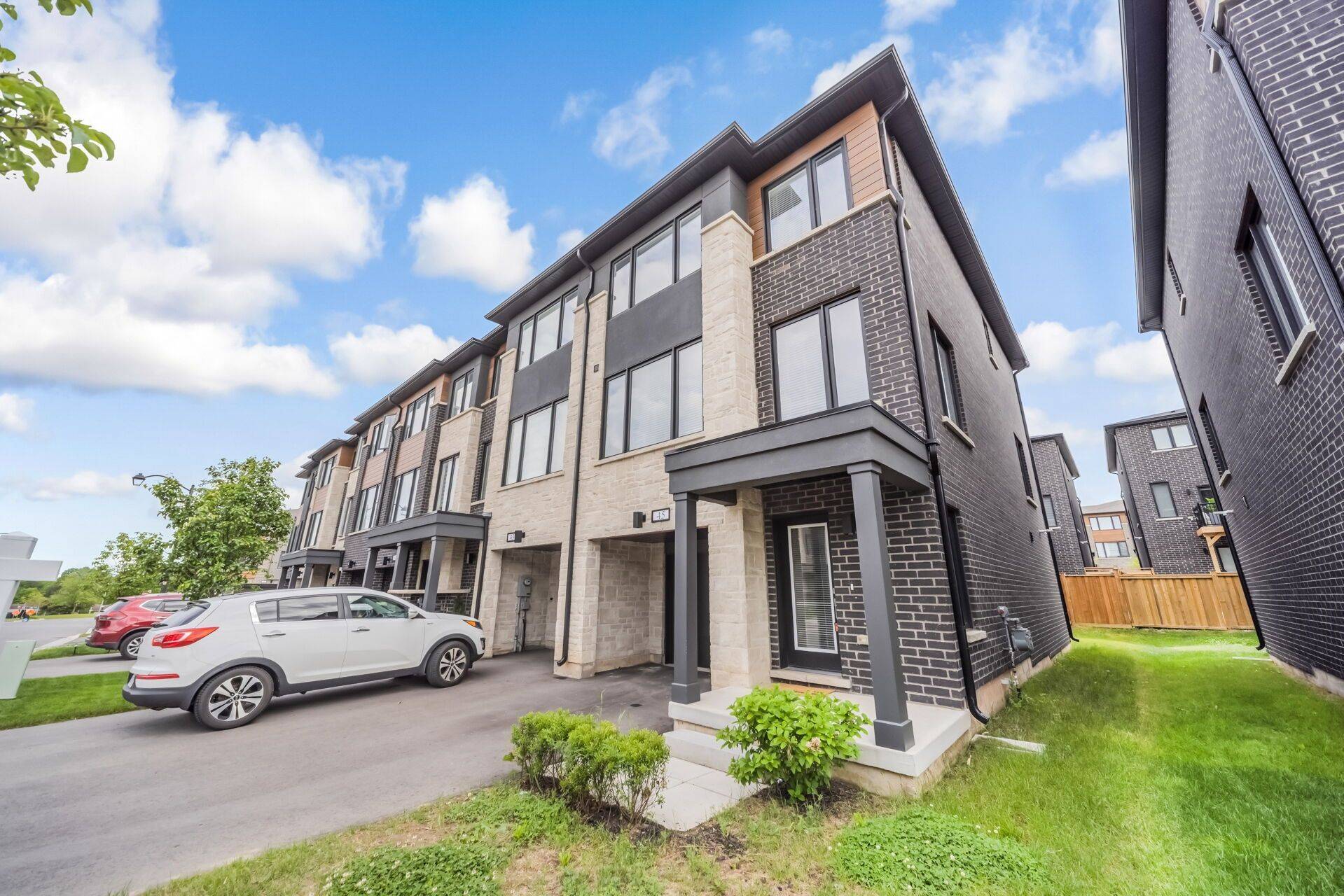 45 Humberstone DR, Halton Hills, ON L7G 0P5