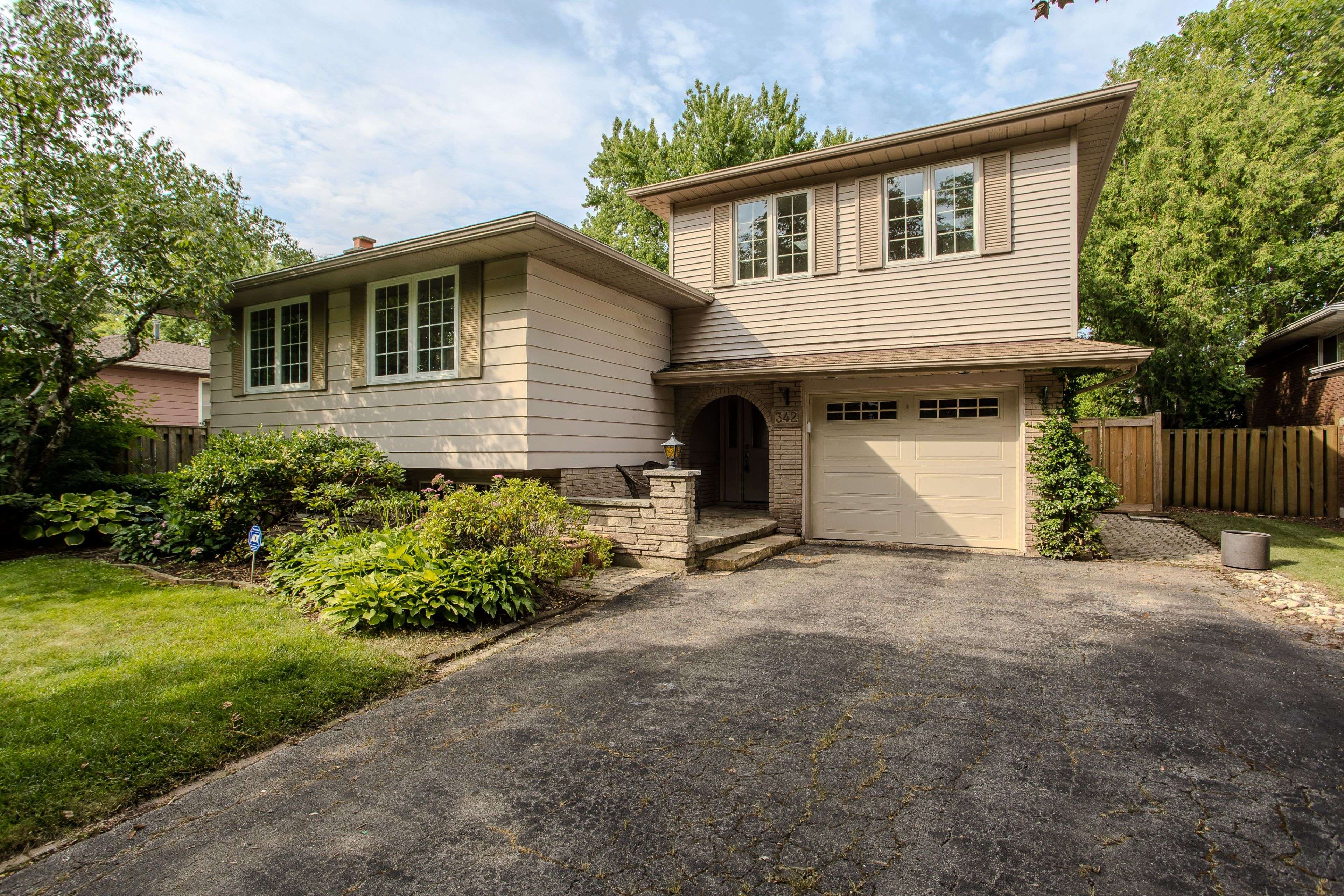 342 Bryant CRES, Burlington, ON L7L 3Z5