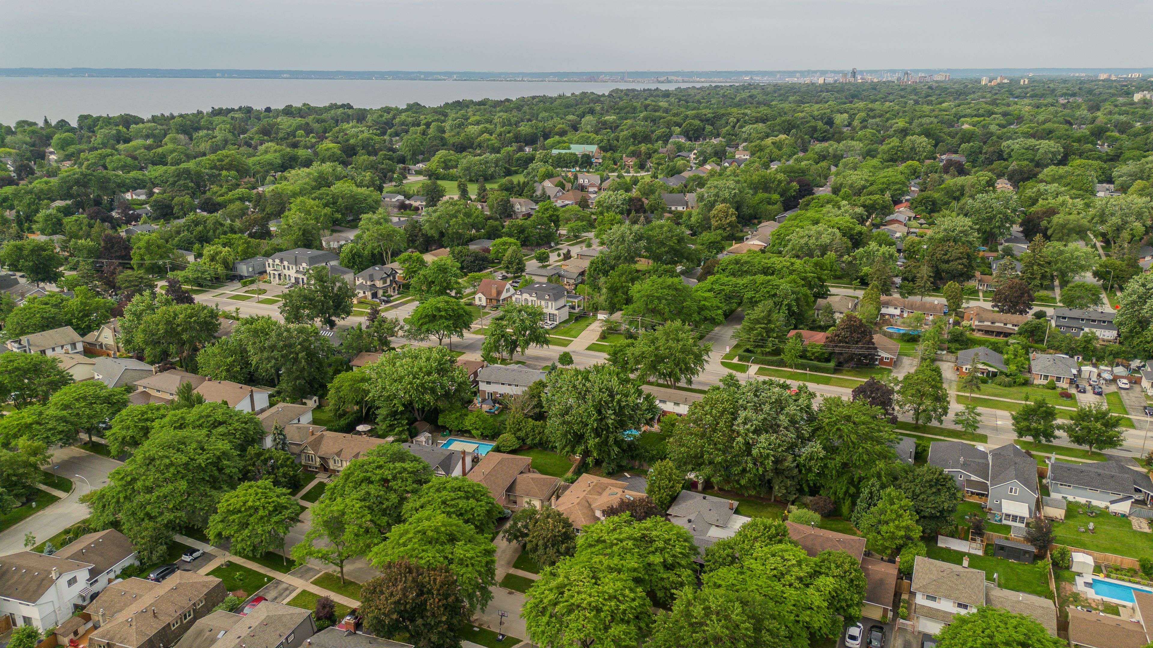 342 Bryant CRES, Burlington, ON L7L 3Z5