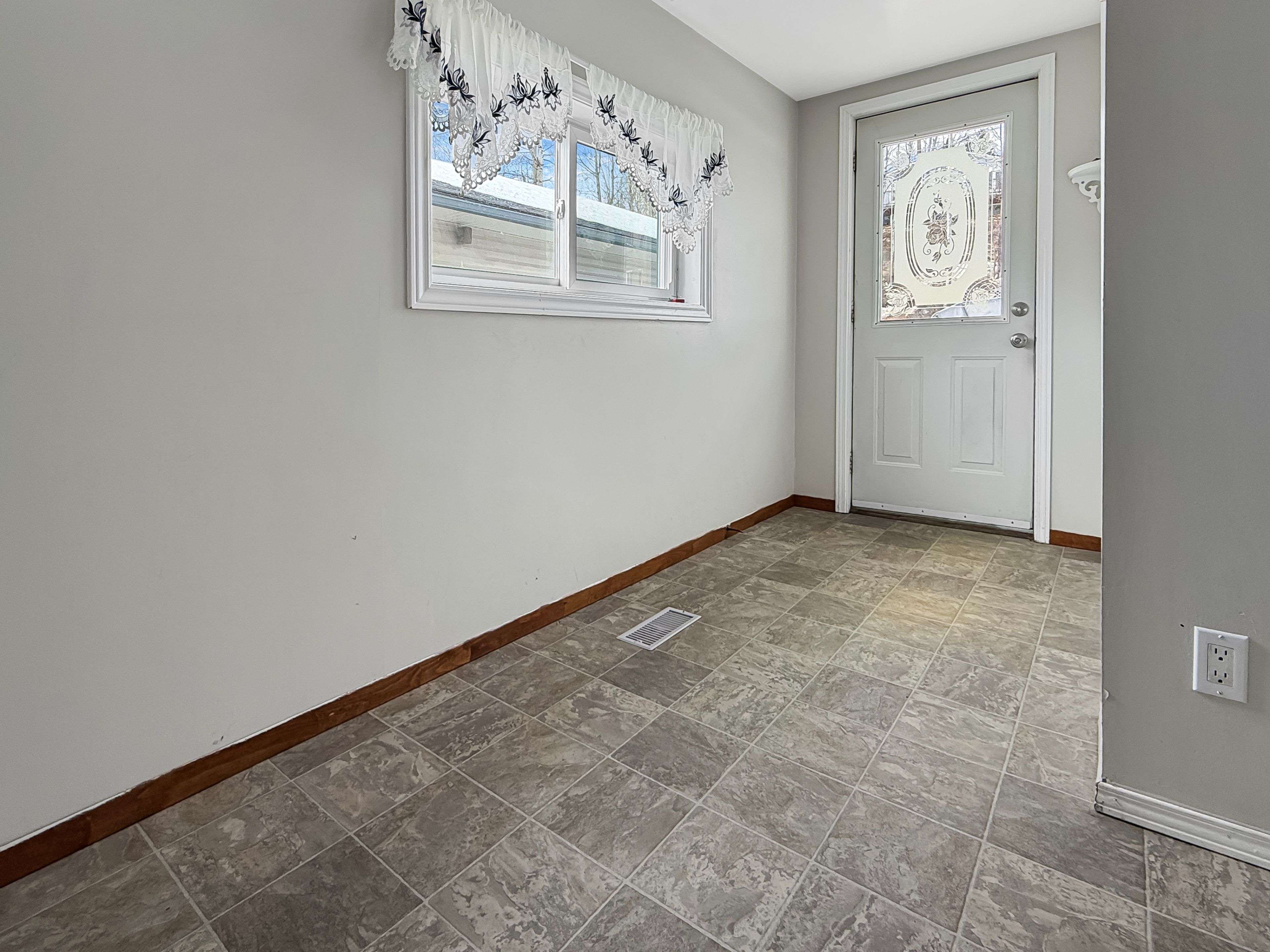 91 Third AVE, Hornepayne, ON P0M 1Z0