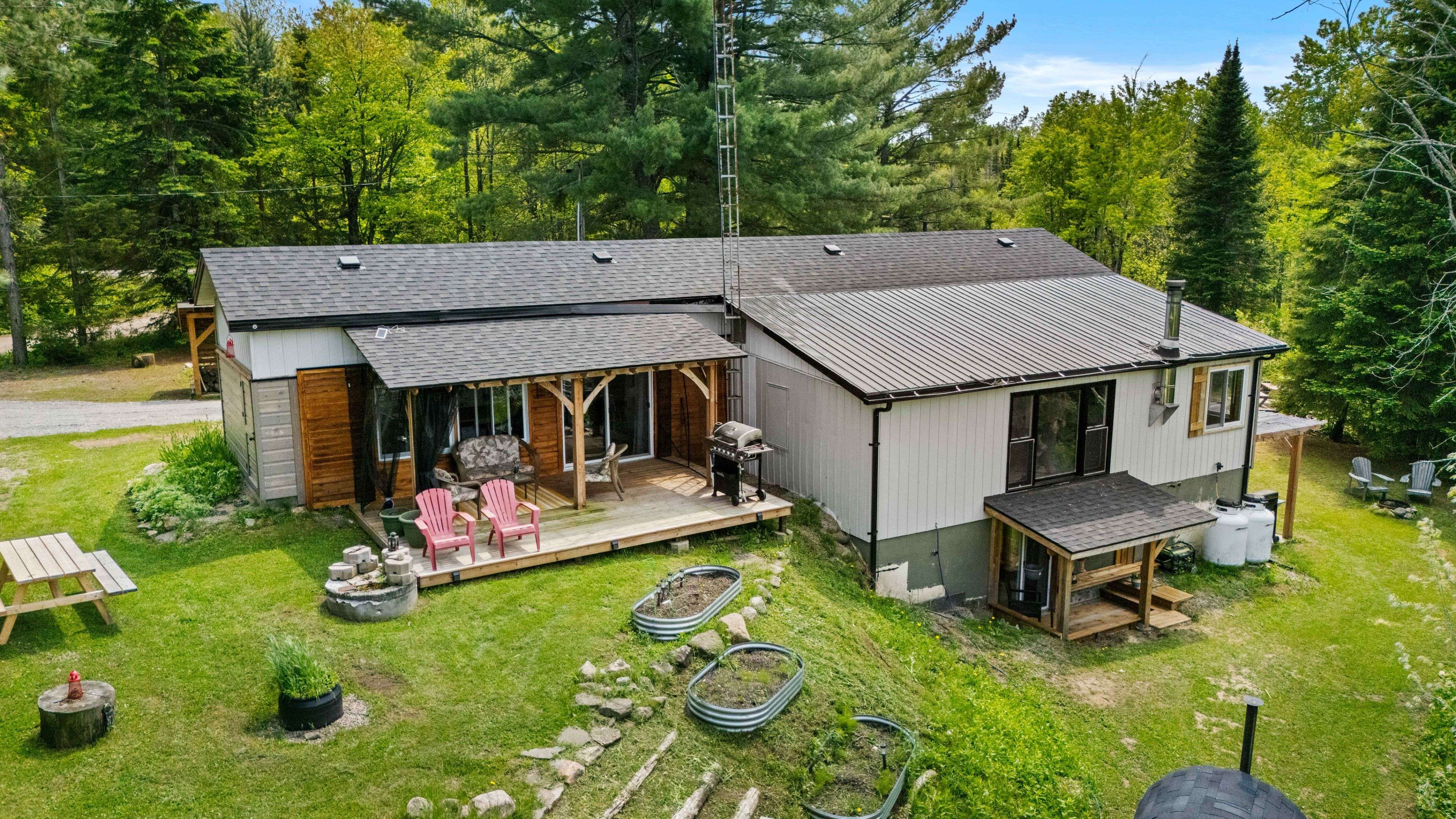 1009 Summerville RD, Highlands East, ON K0M 1R0
