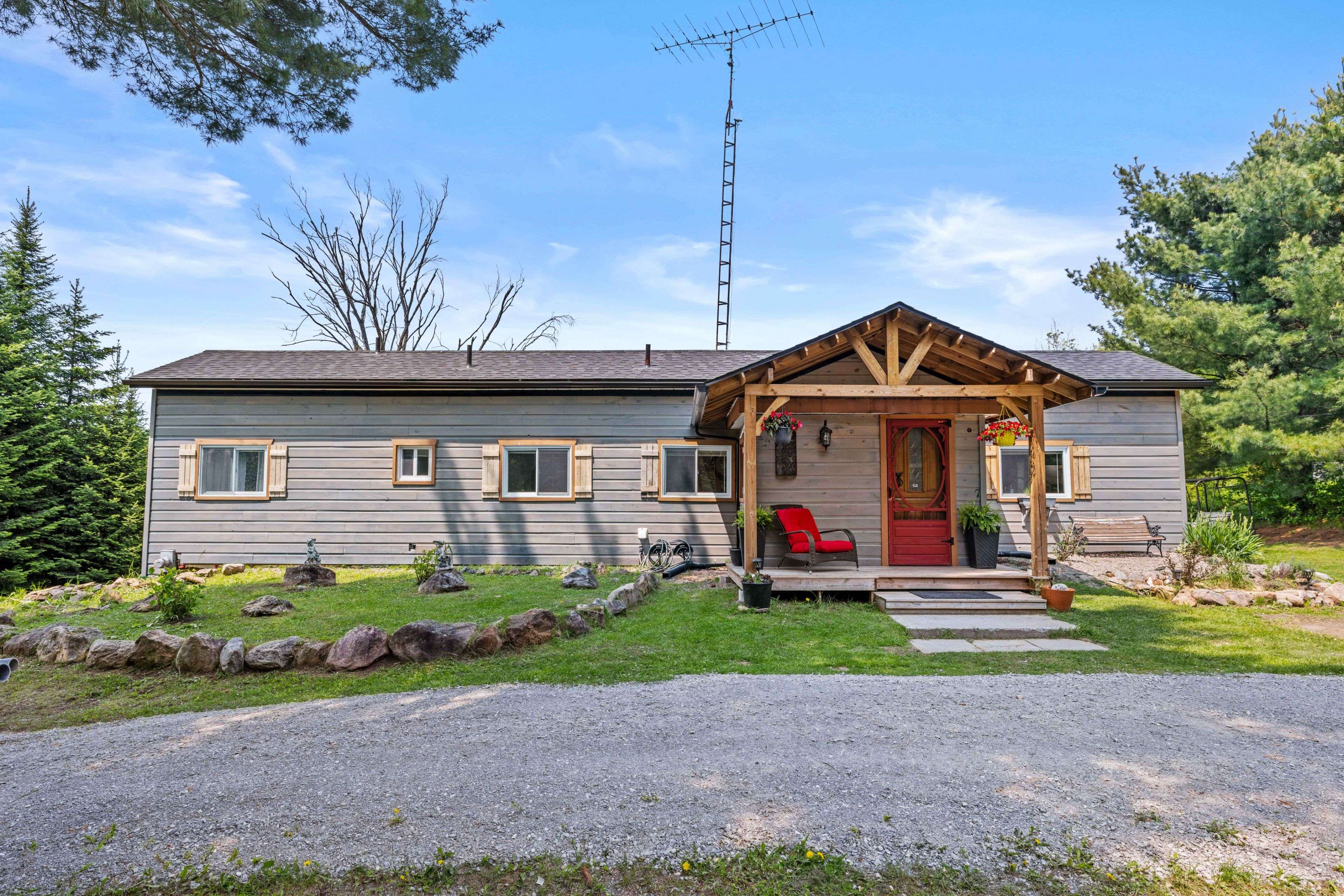 1009 Summerville RD, Highlands East, ON K0M 1R0