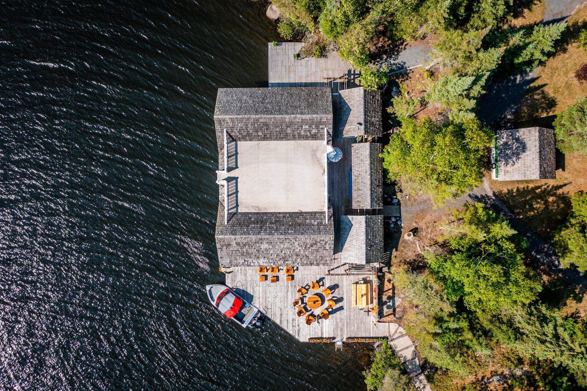 295P Rogers Island, Kenora Remote Area, ON P0X 1C0