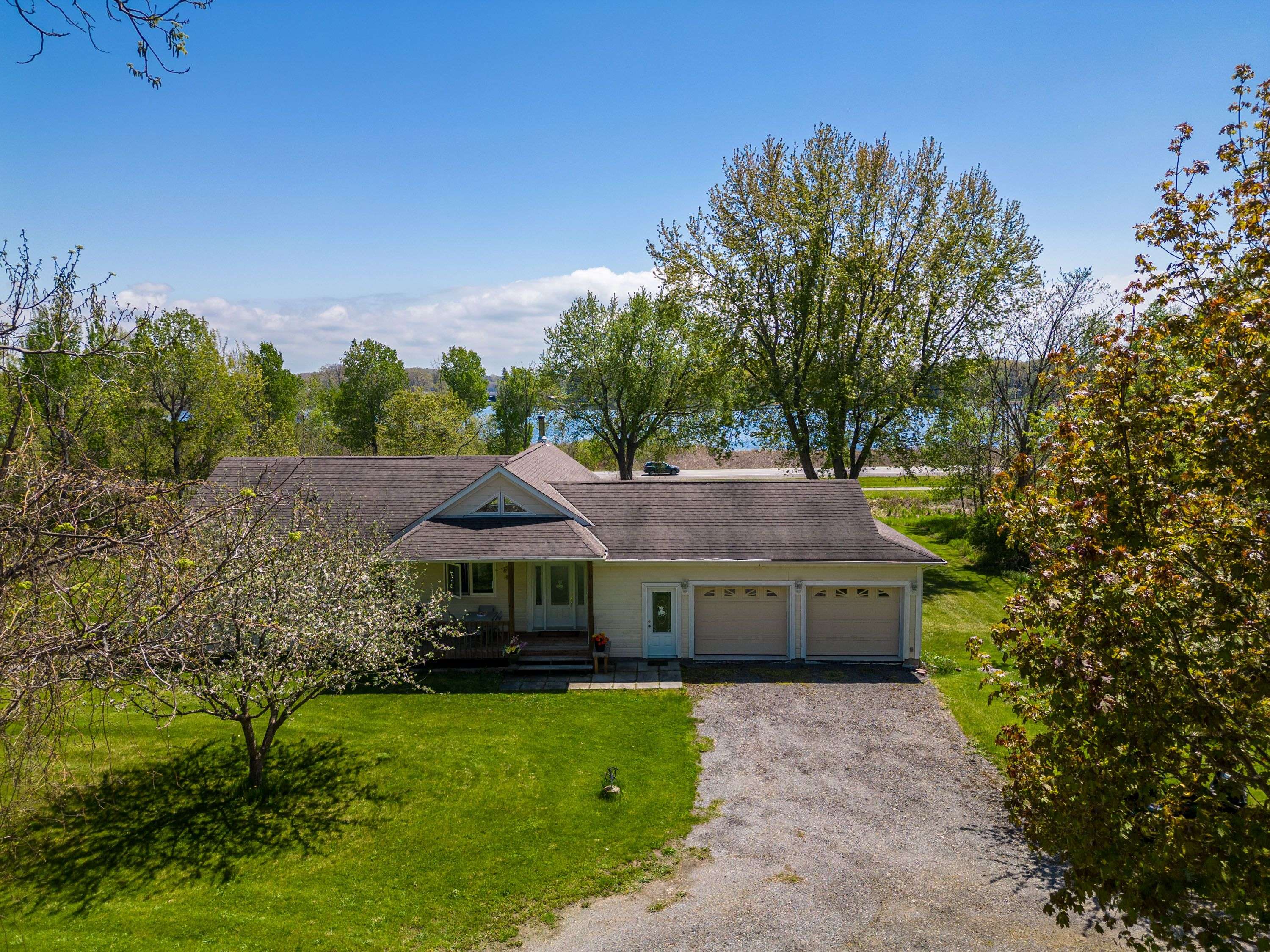 139 Old River RD, Leeds And The Thousand Islands, ON K0E 1R0