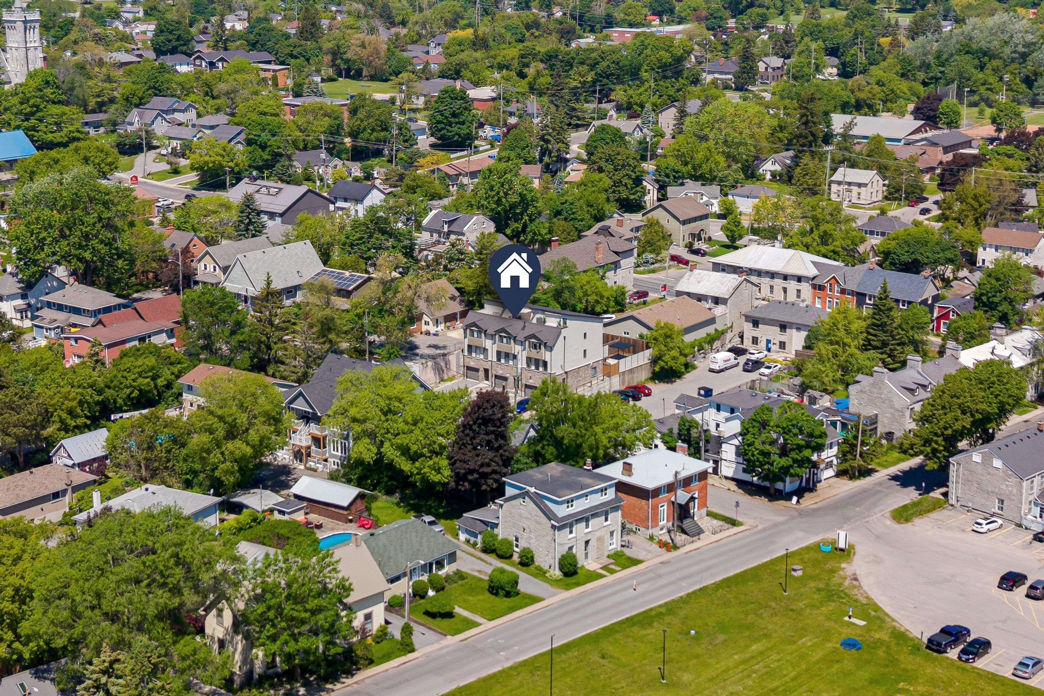 15 Grange ST, Kingston, ON K7M 2J5