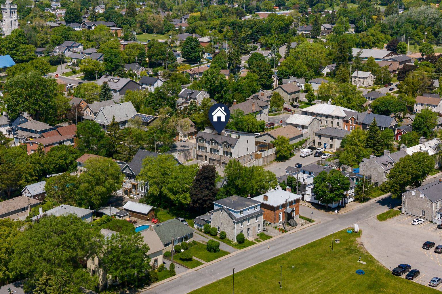 15 Grange ST, Kingston, ON K7M 2J5
