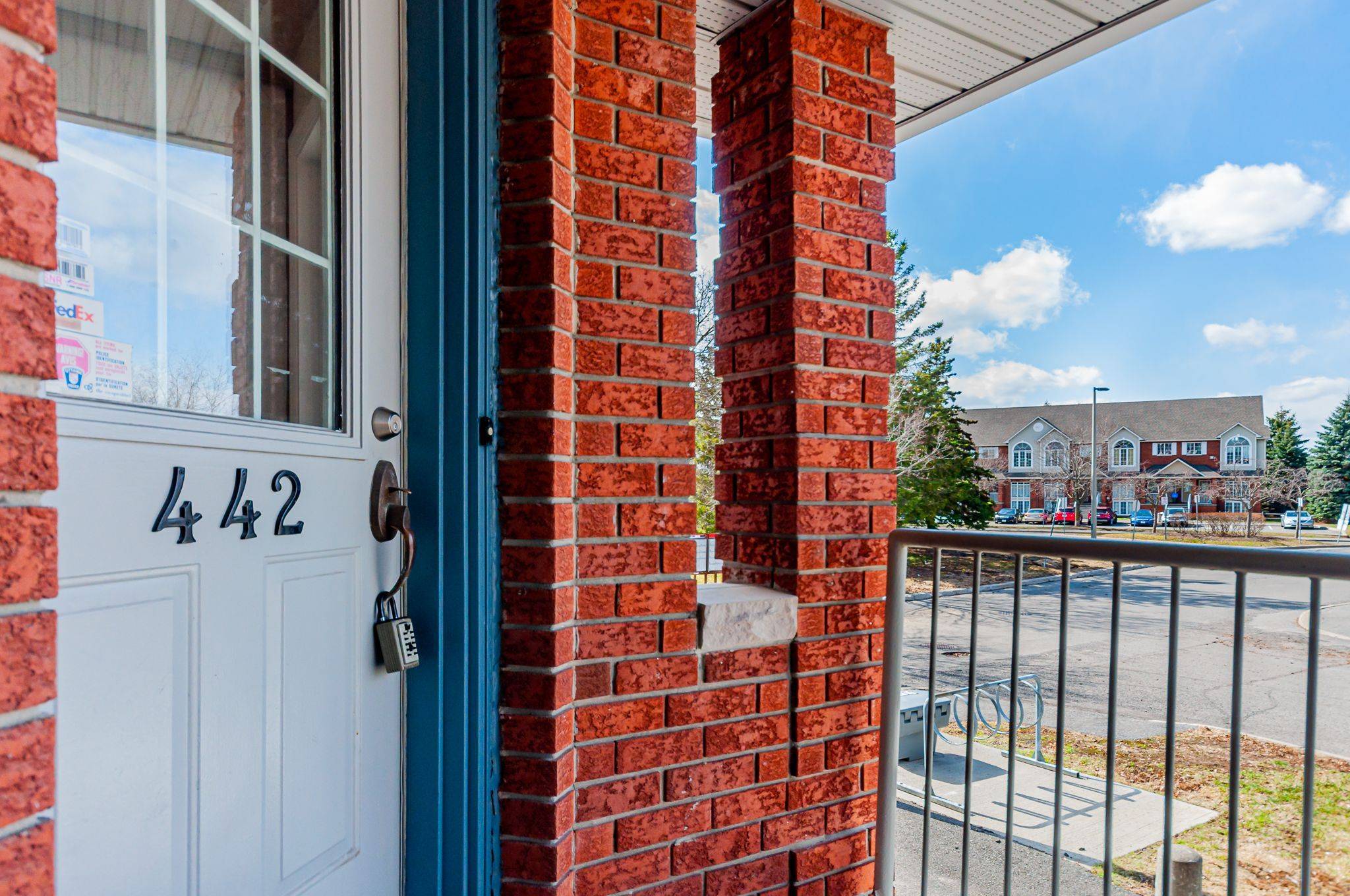 442 Briston Private, Hunt Club - South Keys And Area, ON K1G 5R4