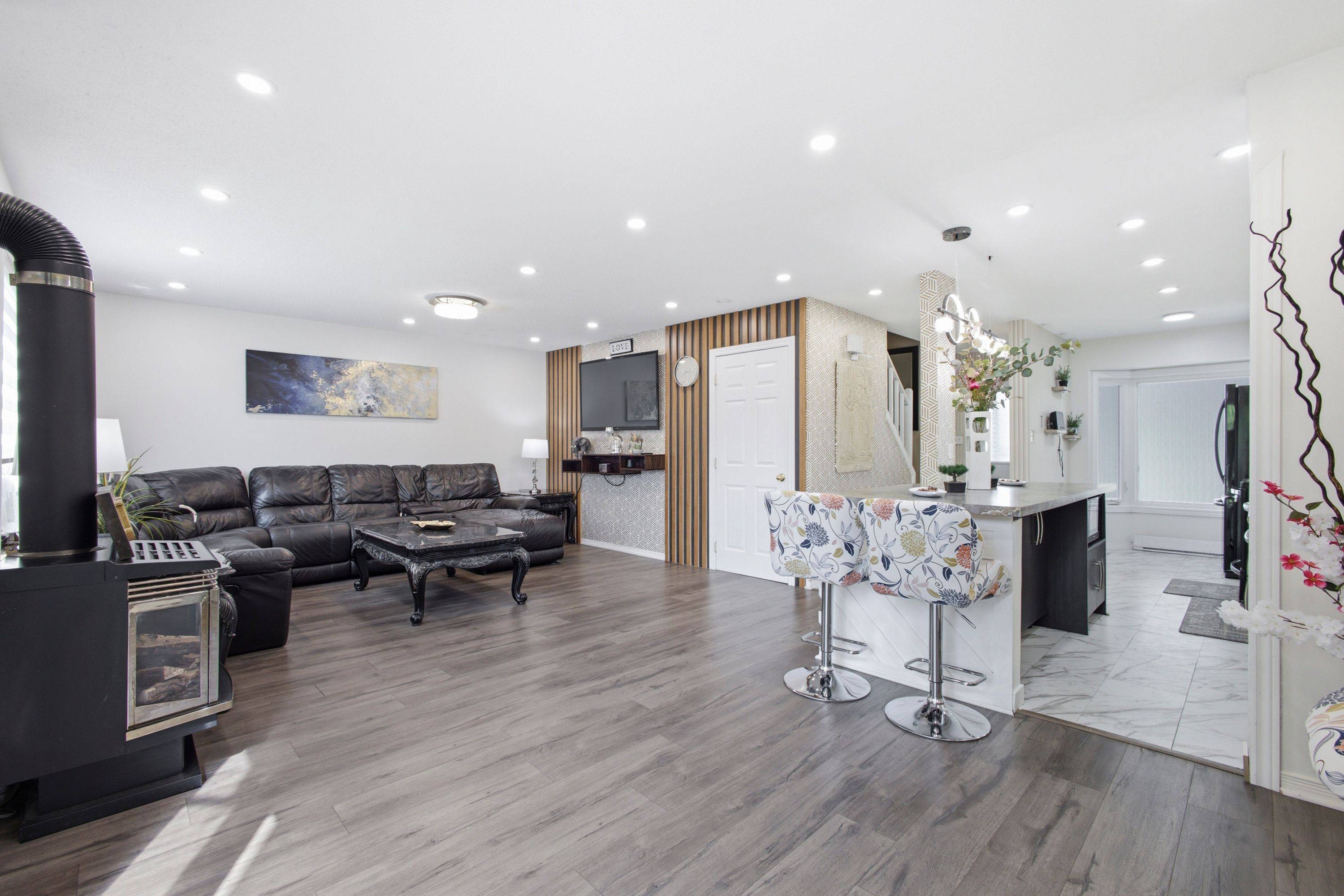 65 Scott ST #2, East Luther Grand Valley, ON L9W 5X3