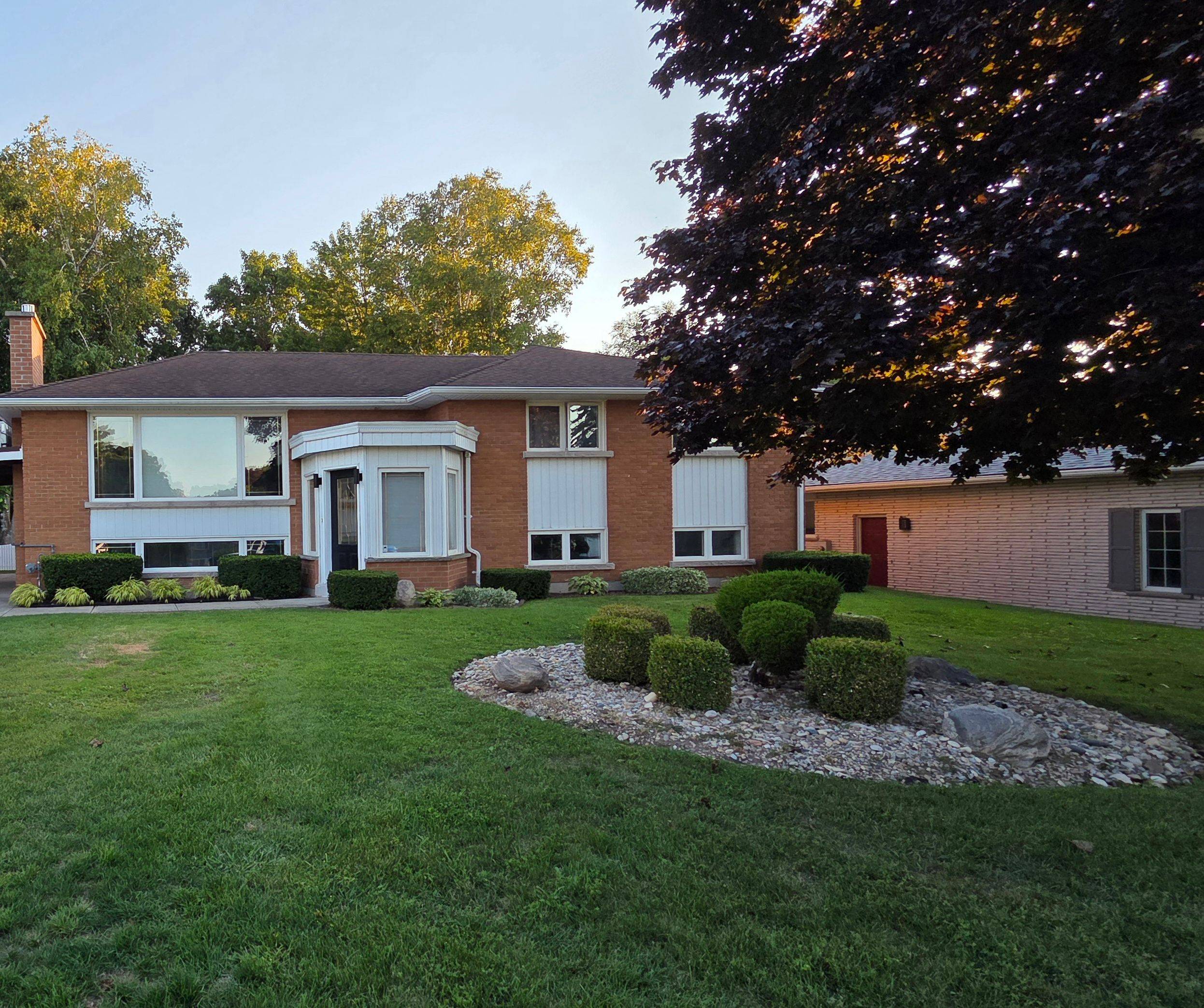 398 Kingsway ST E #Unit 2, Kincardine, ON N2Z 1W3