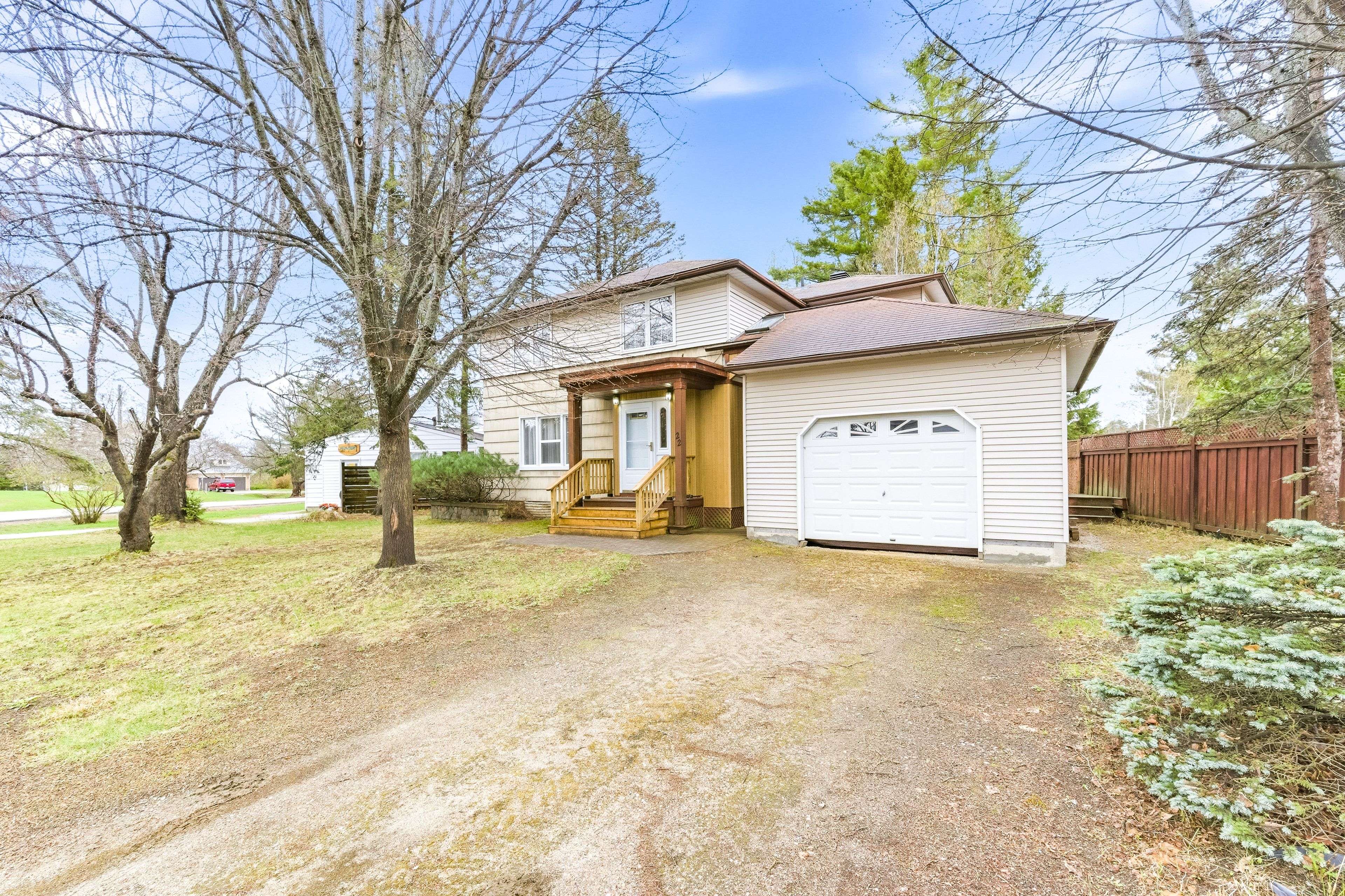 22 Cabot PL, Deep River, ON K0J 1P0