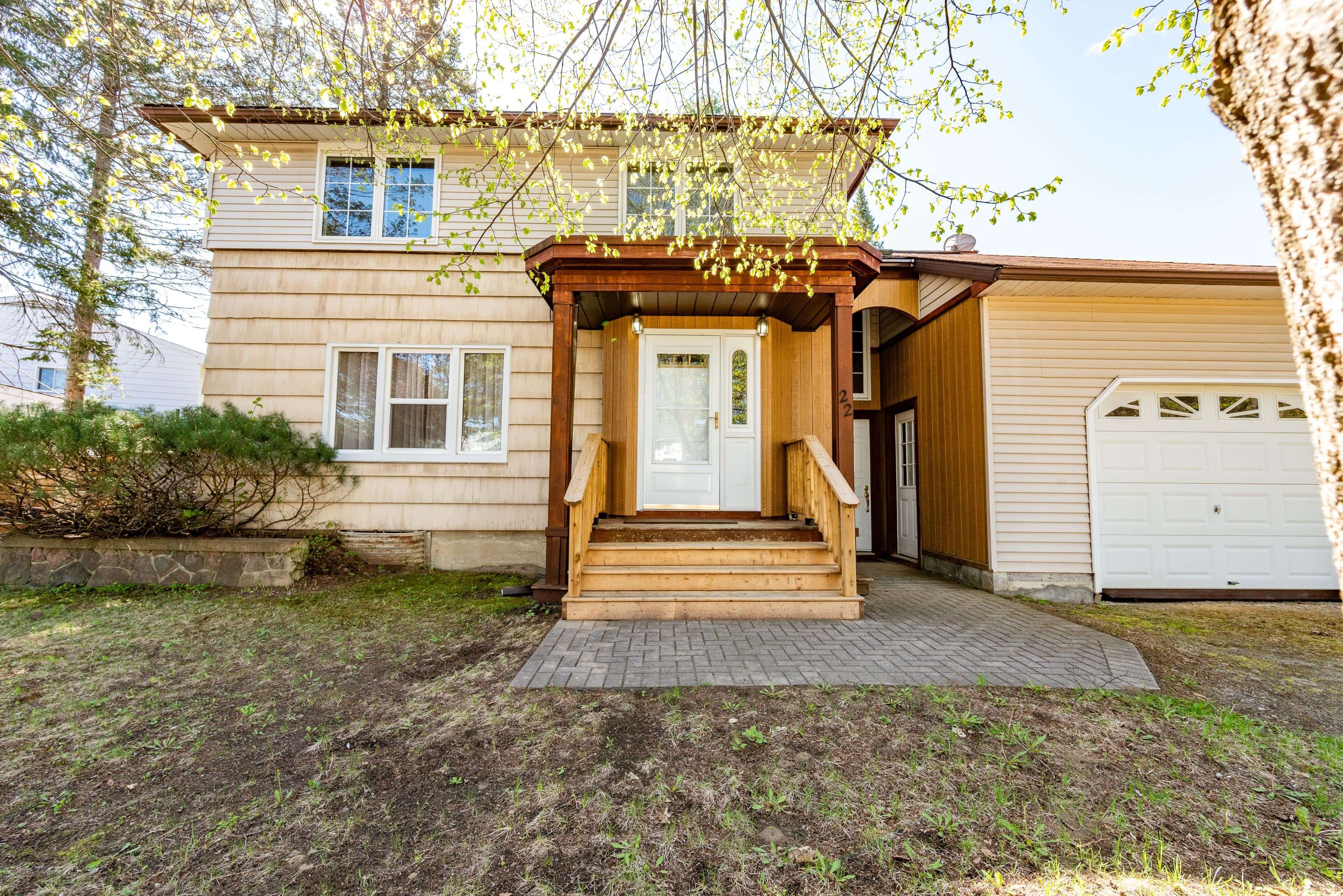 22 Cabot PL, Deep River, ON K0J 1P0