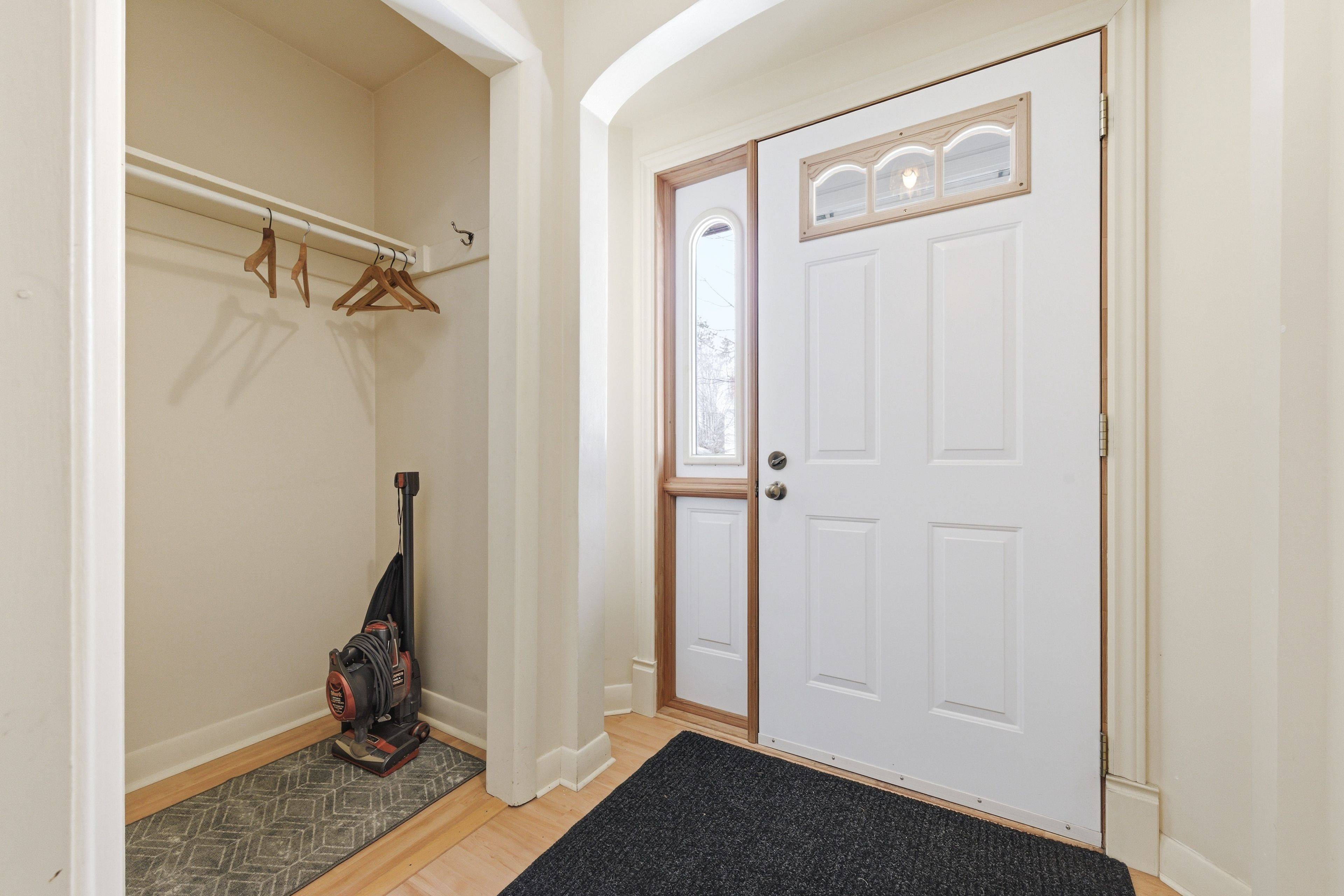 22 Cabot PL, Deep River, ON K0J 1P0