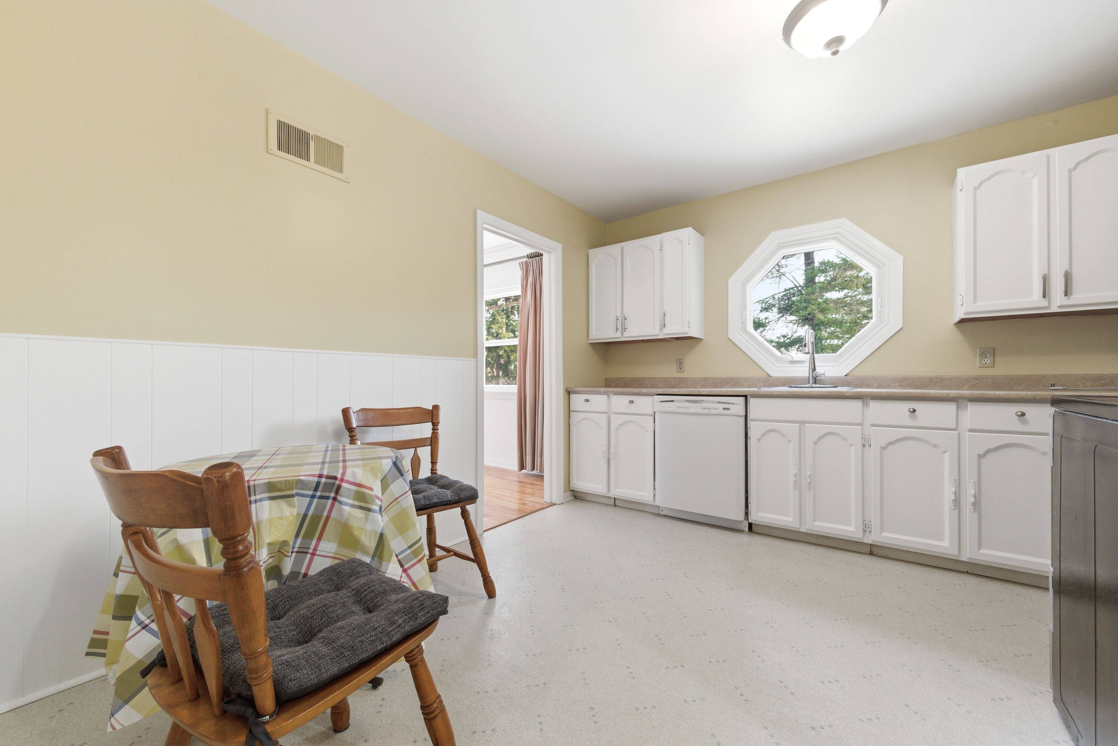 22 Cabot PL, Deep River, ON K0J 1P0