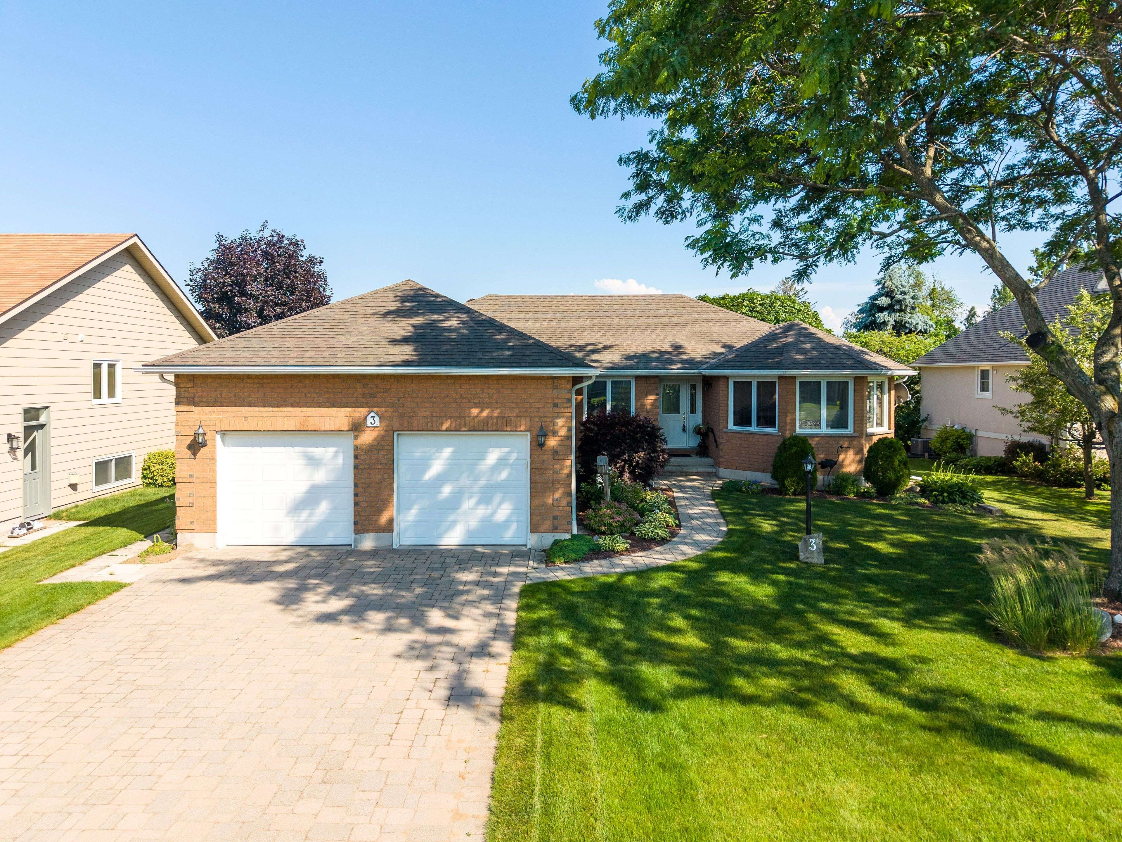 3 Wickens LN, Blue Mountains, ON N0H 2P0