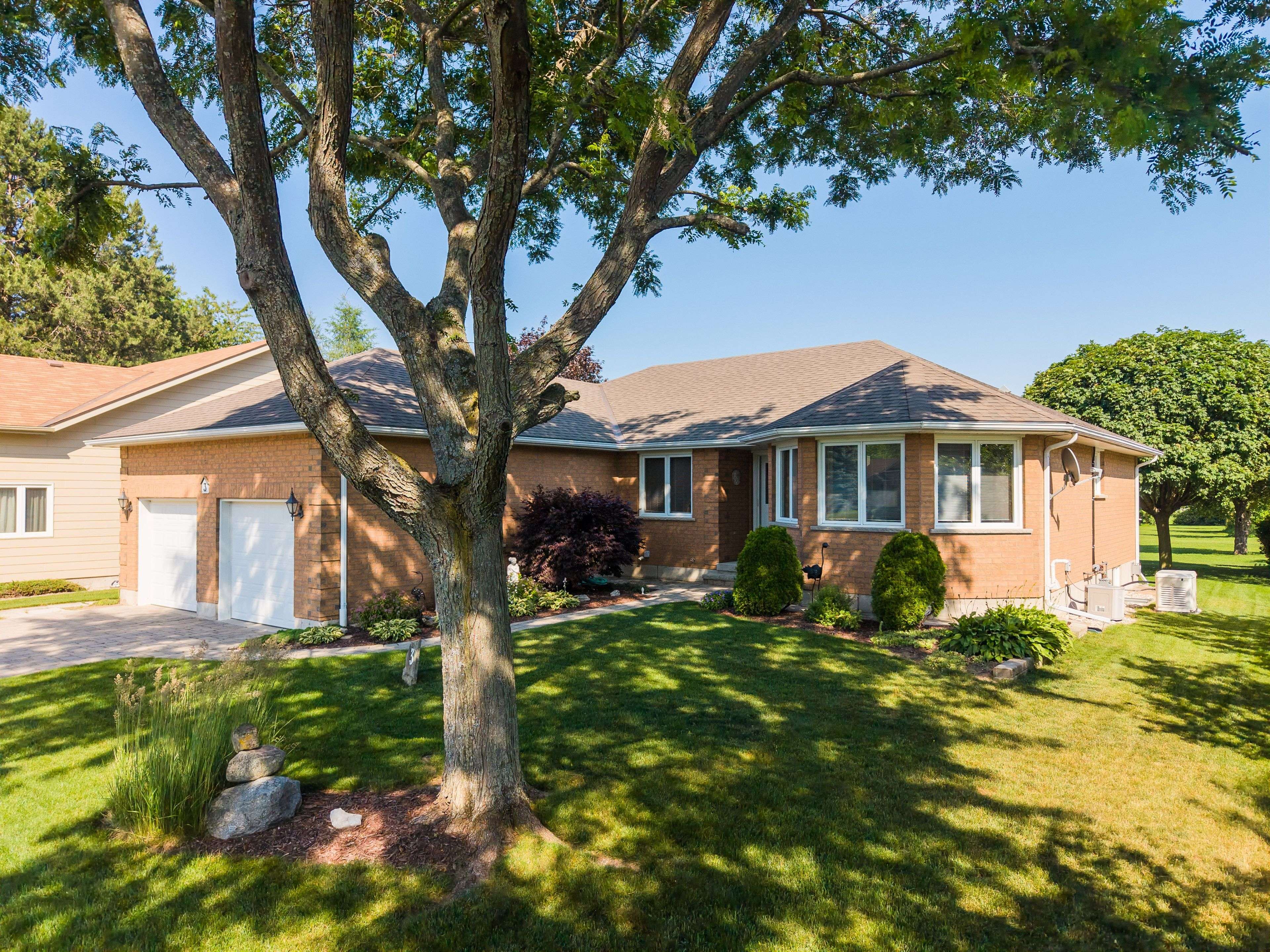 3 Wickens LN, Blue Mountains, ON N0H 2P0