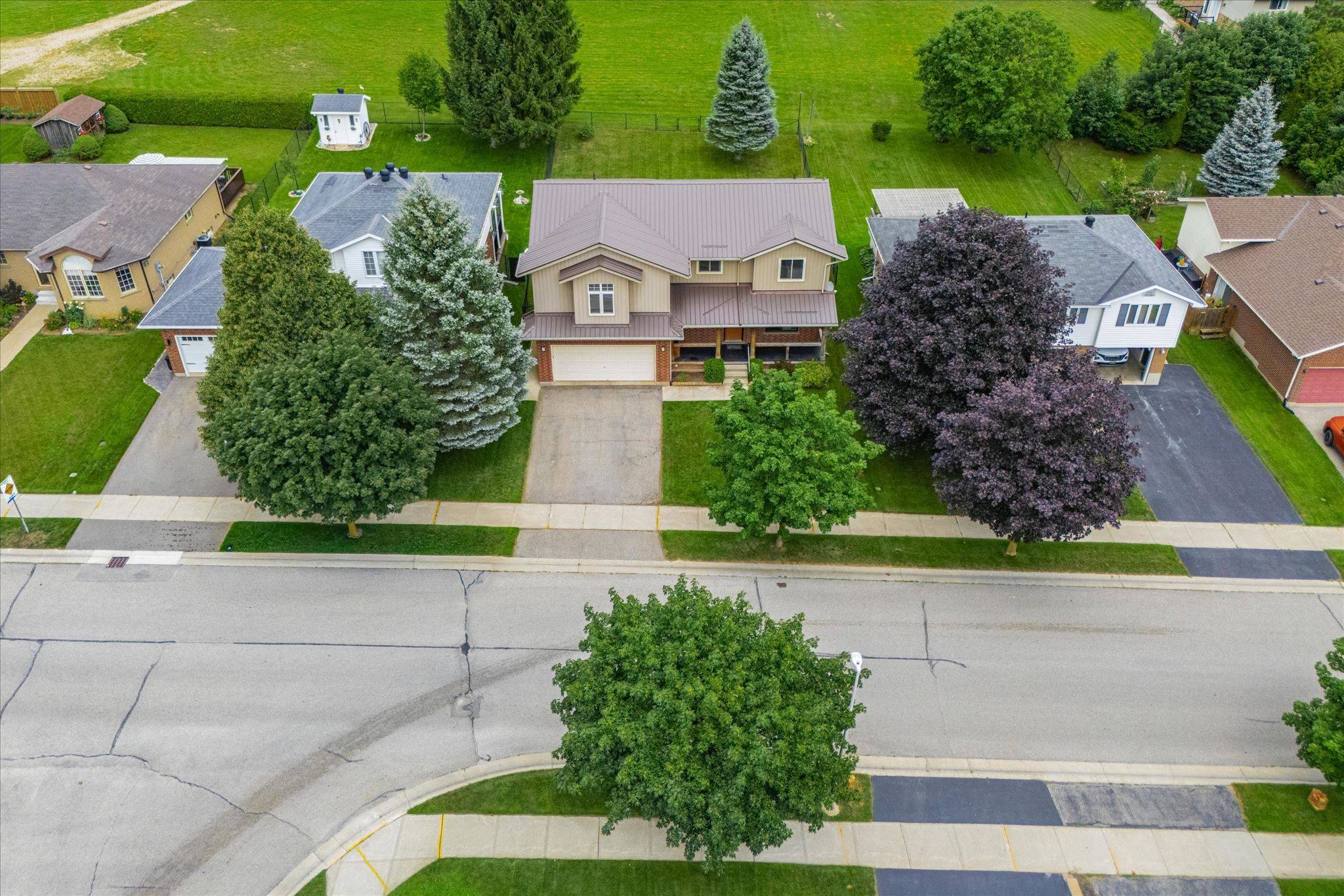 19 Keating DR, Centre Wellington, ON N0B 1S0