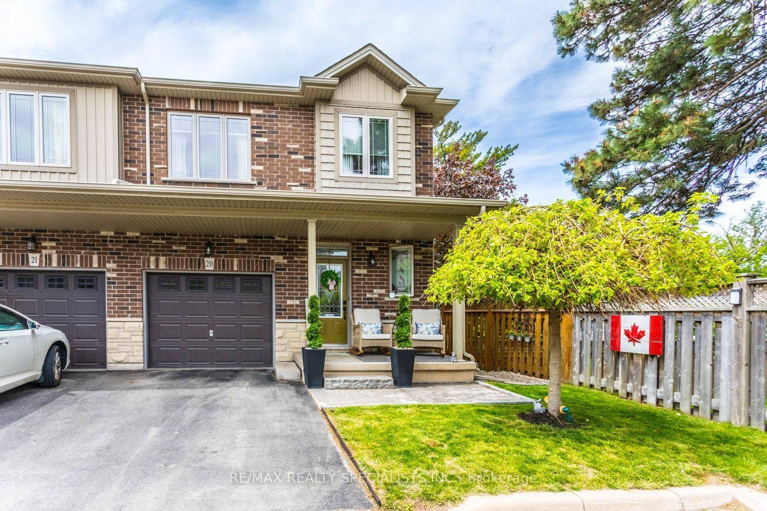 380 Lake ST #20, Grimsby, ON L3M 0E8