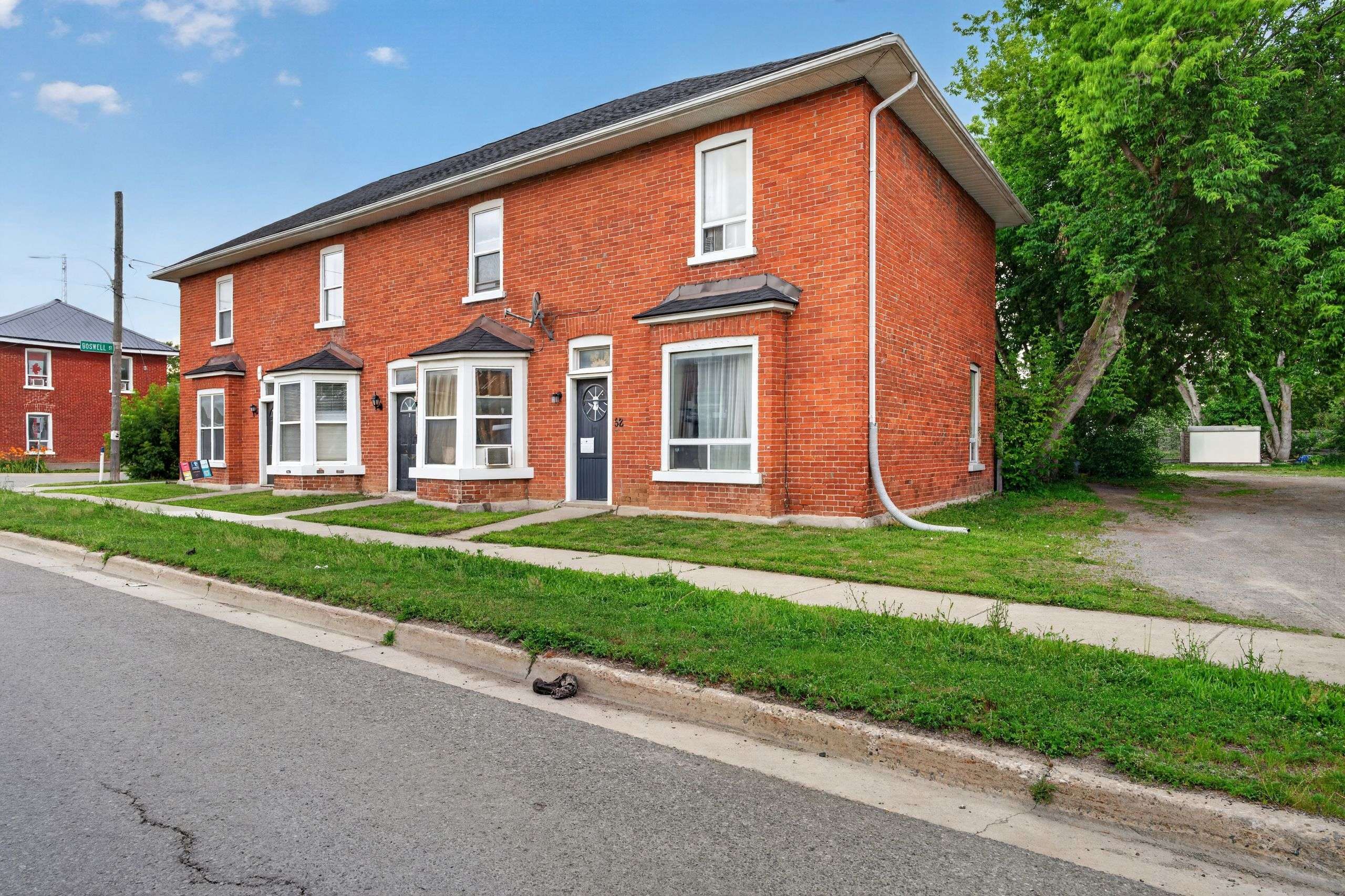 52 Moira ST W, Belleville, ON K8P 1S3