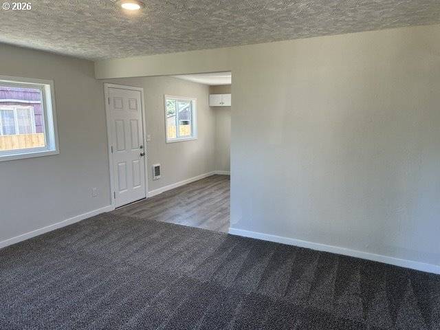 210 24TH AVE, Longview, WA 98632