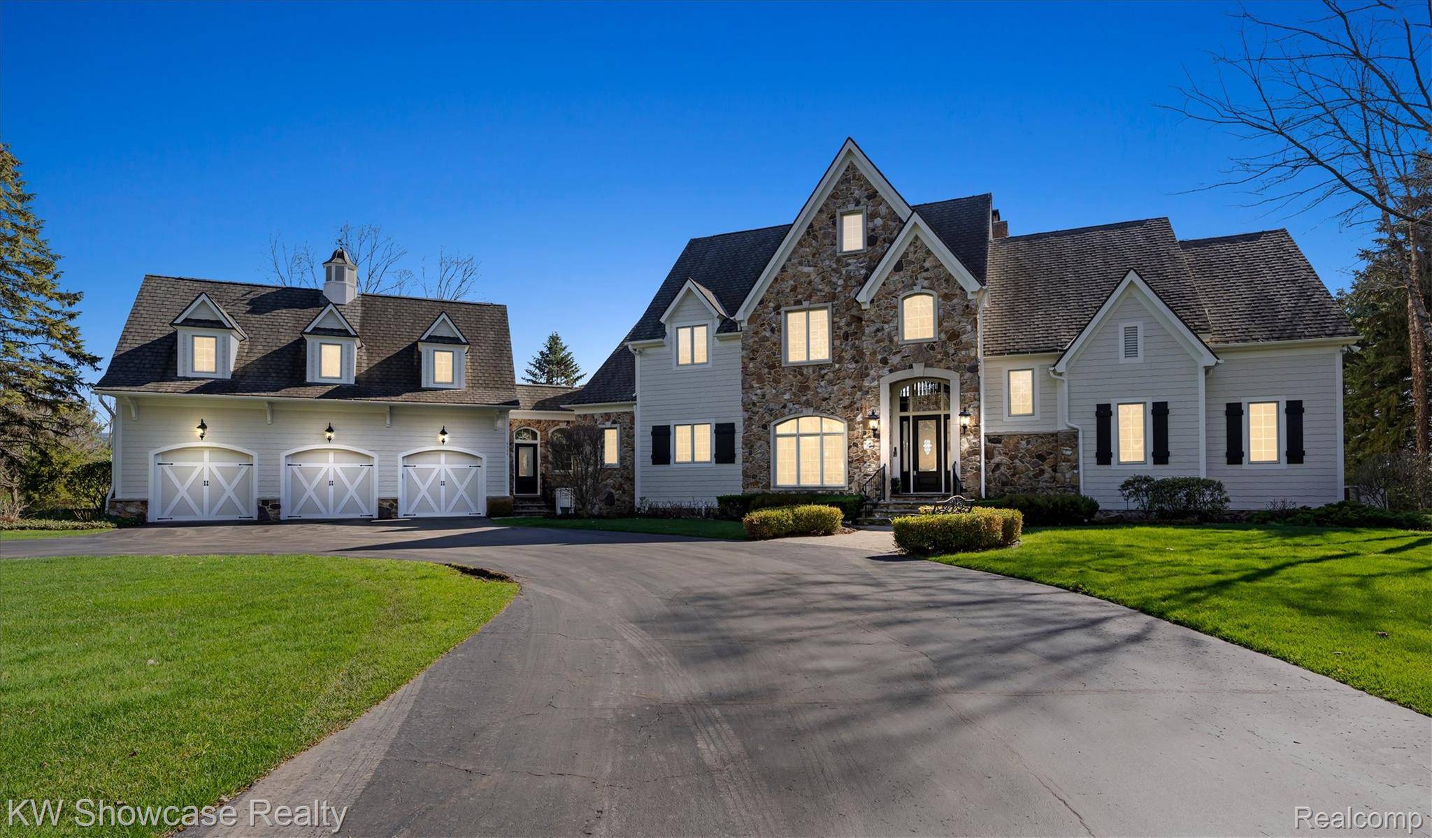 4334 Terra Ridge DR, Milford Charter Township, MI 48381