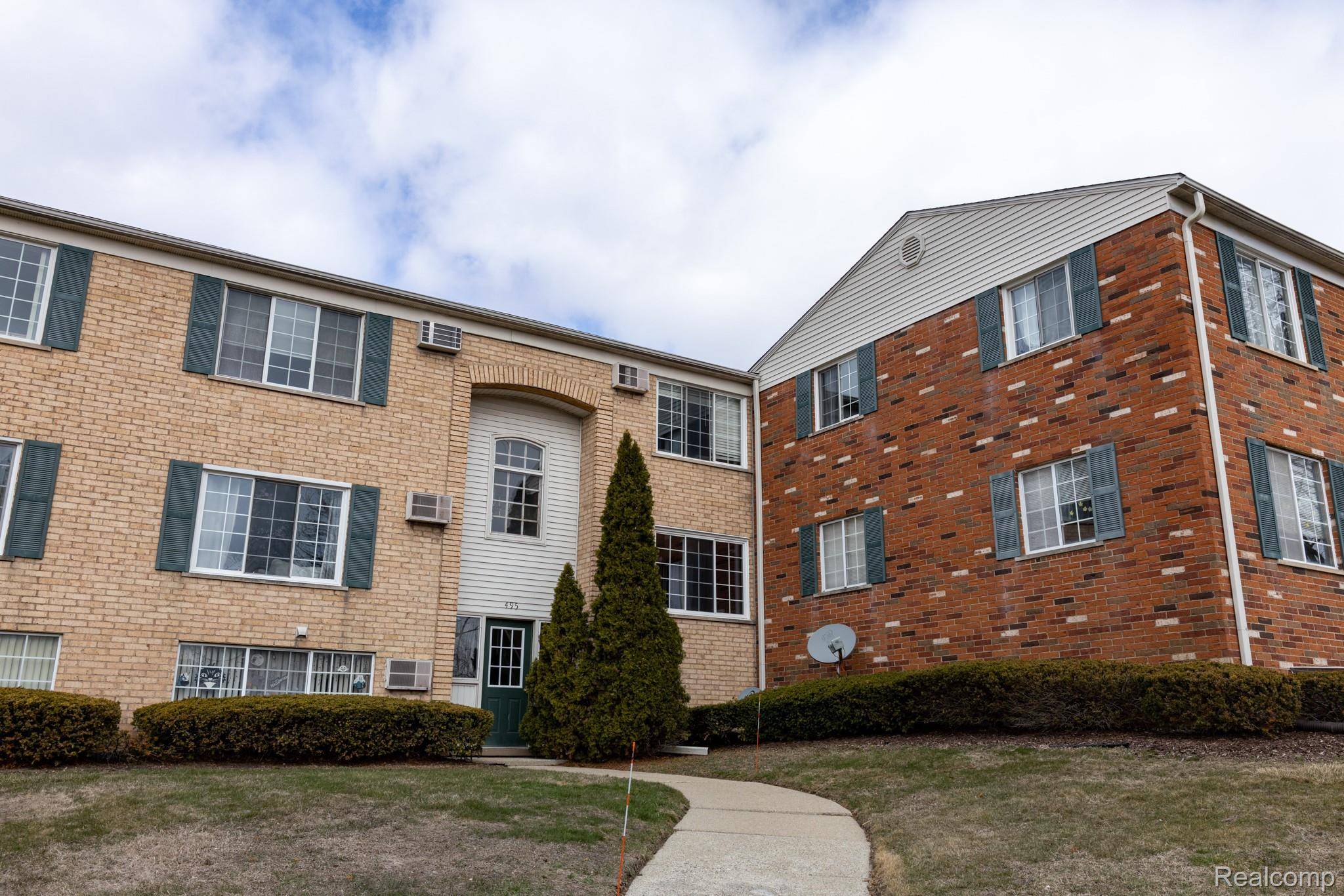 495 Miller AVE #Apt. 104, Rochester, MI 48307