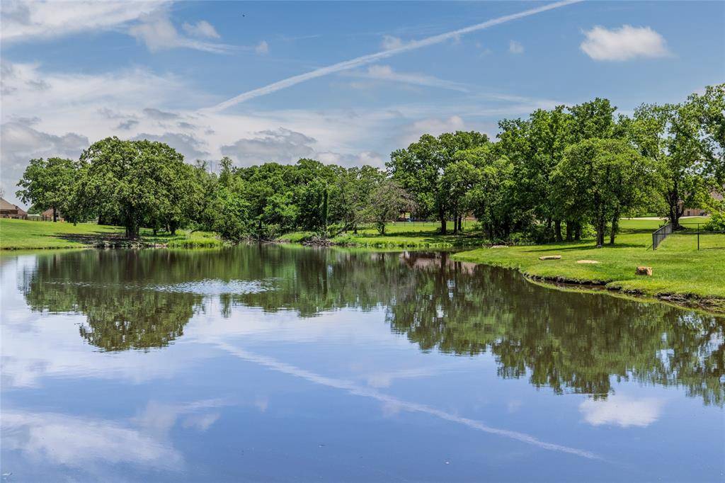 209 Ellis Creek Drive, Weatherford, TX 76085
