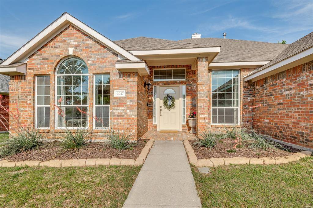 9037 Chardin Park Drive, Fort Worth, TX 76244