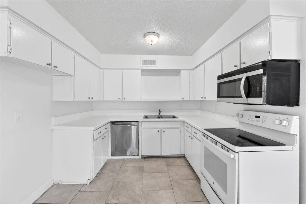 3016 Tudor Lane, Irving, TX 75060