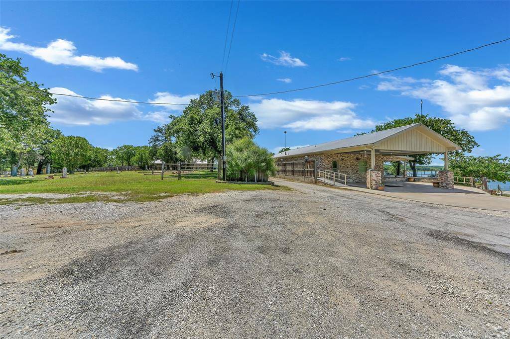 566 Selma Road, Bowie, TX 76230
