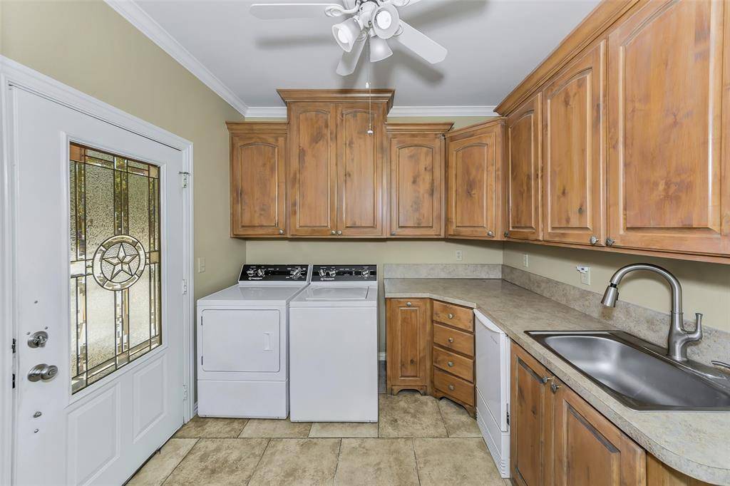 566 Selma Road, Bowie, TX 76230