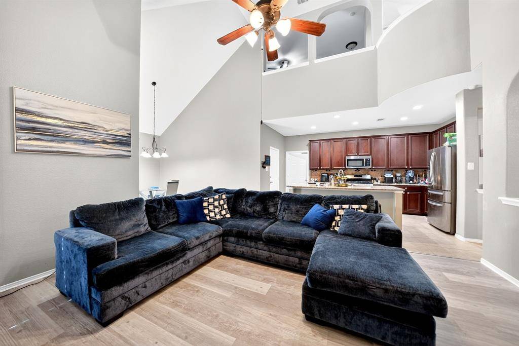 424 Castle Street, Desoto, TX 75115