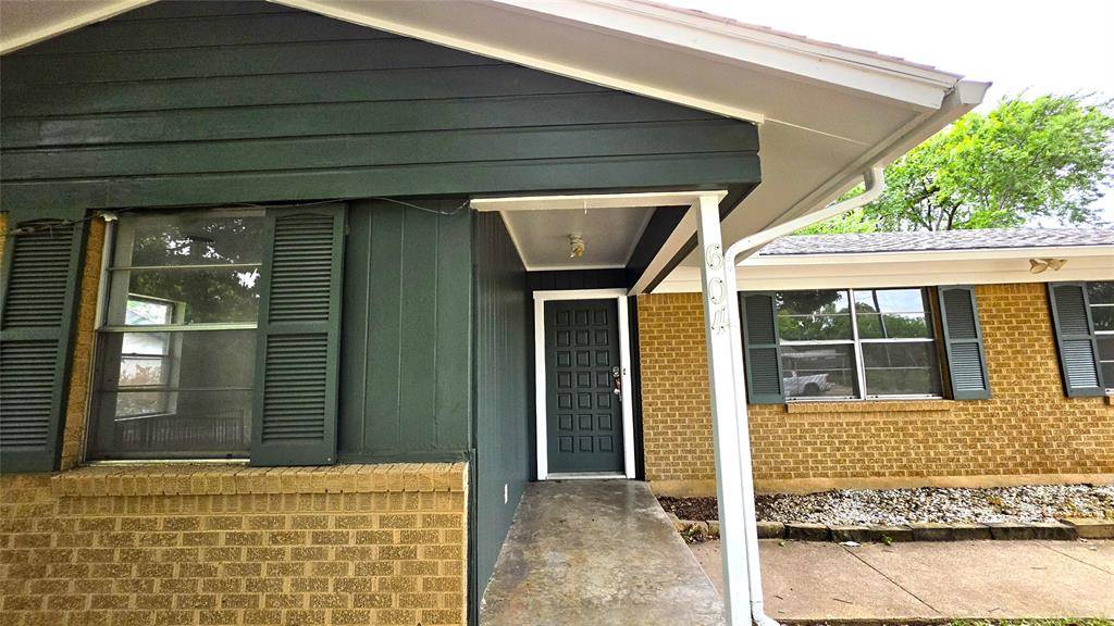 604 Sun Valley Drive, Denton, TX 76209