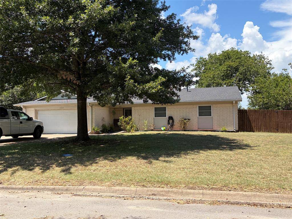 1309 Tamarisk, Mexia, TX 76667