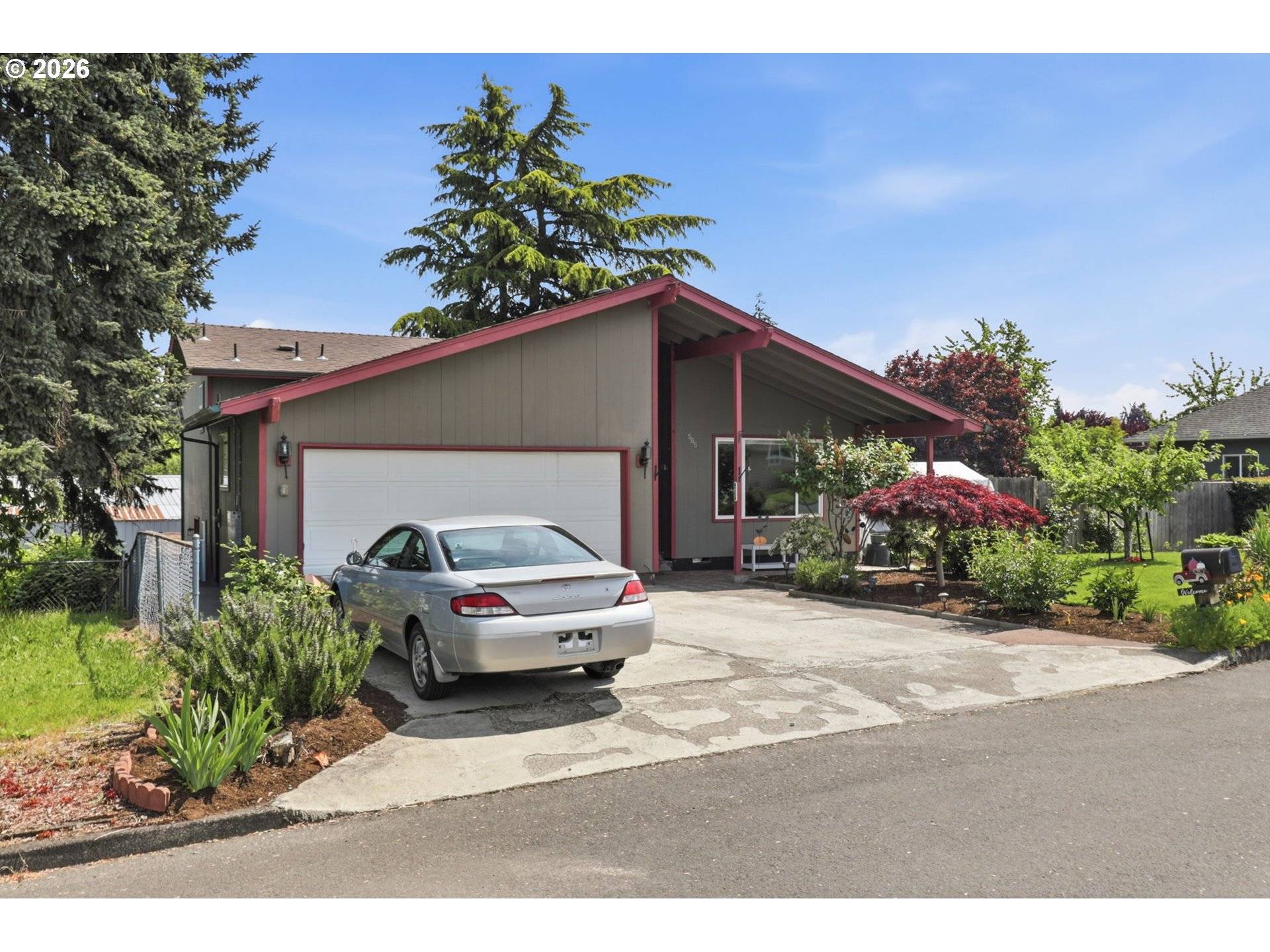 565 BROWN CT, Woodburn, OR 97071