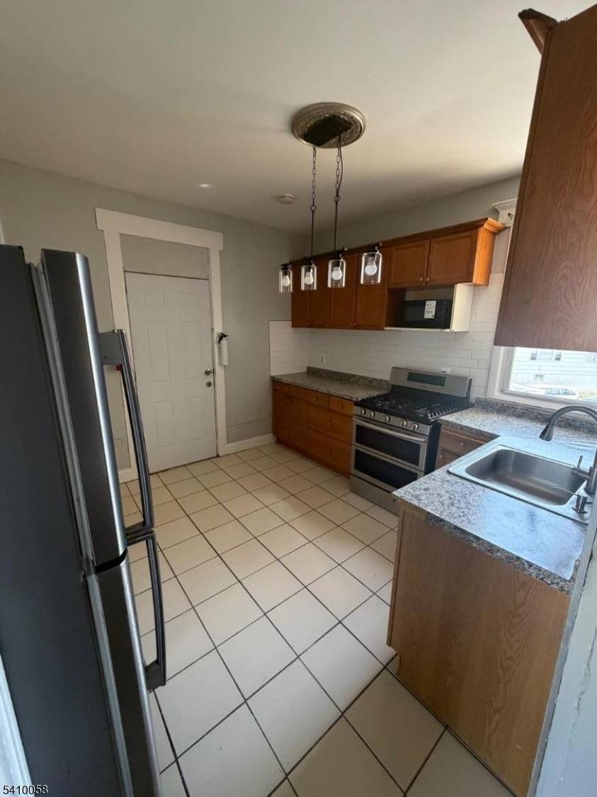 32 Rosehill Pl #2, Irvington Twp., NJ 07111