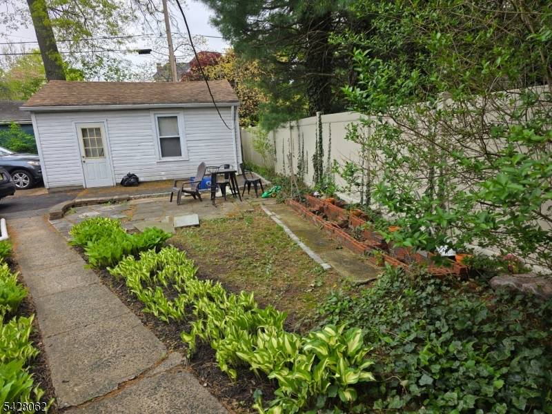 71 Montclair Avenue 2B, Montclair Twp., NJ 07042
