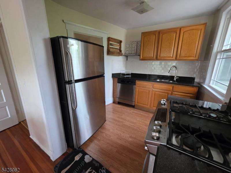 71 Montclair Avenue 2B, Montclair Twp., NJ 07042