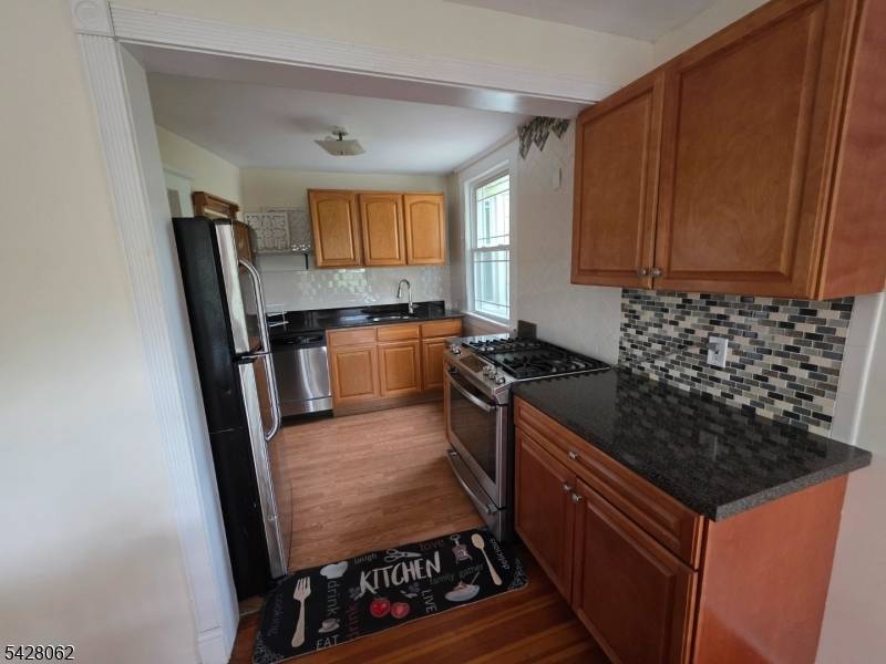 71 Montclair Avenue 2B, Montclair Twp., NJ 07042