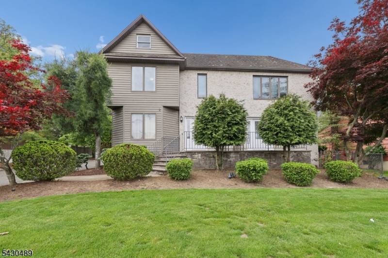 15 W Bradford Ave, Cedar Grove Twp., NJ 07009