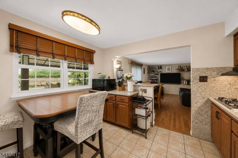 5 Cortland Dr, Franklin Twp., NJ 08873